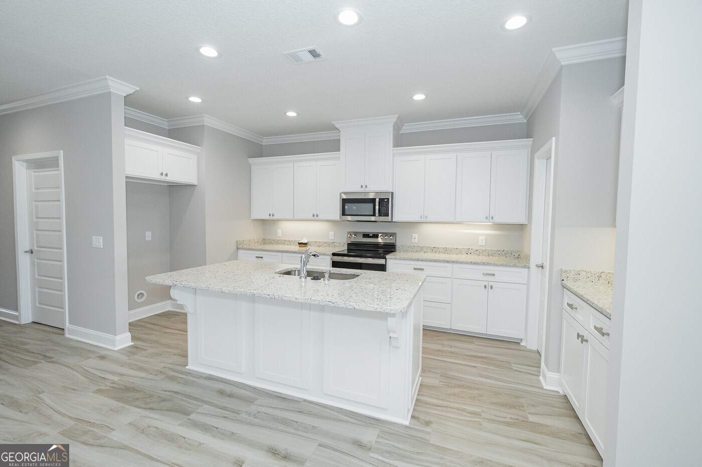 212 The Villas Way Property Photo 9