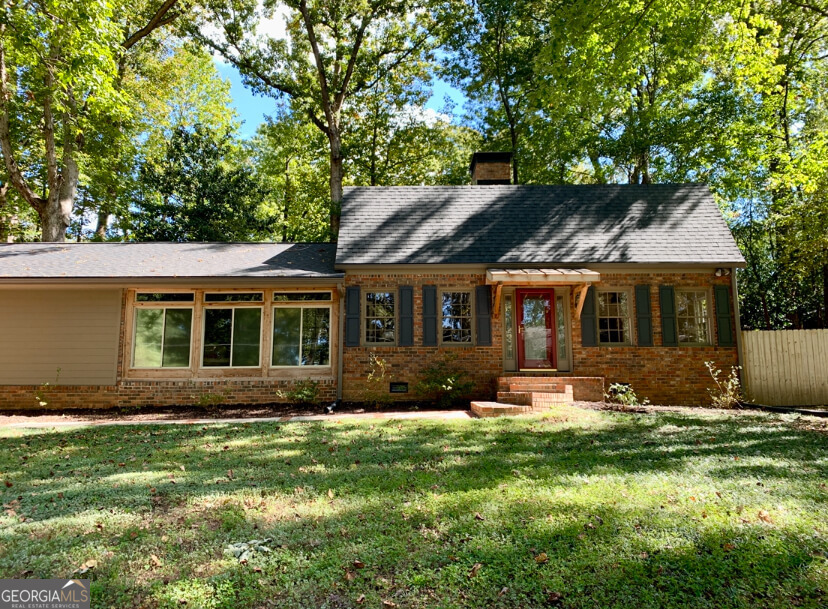 643 Grove Parkway Se Property Photo 1