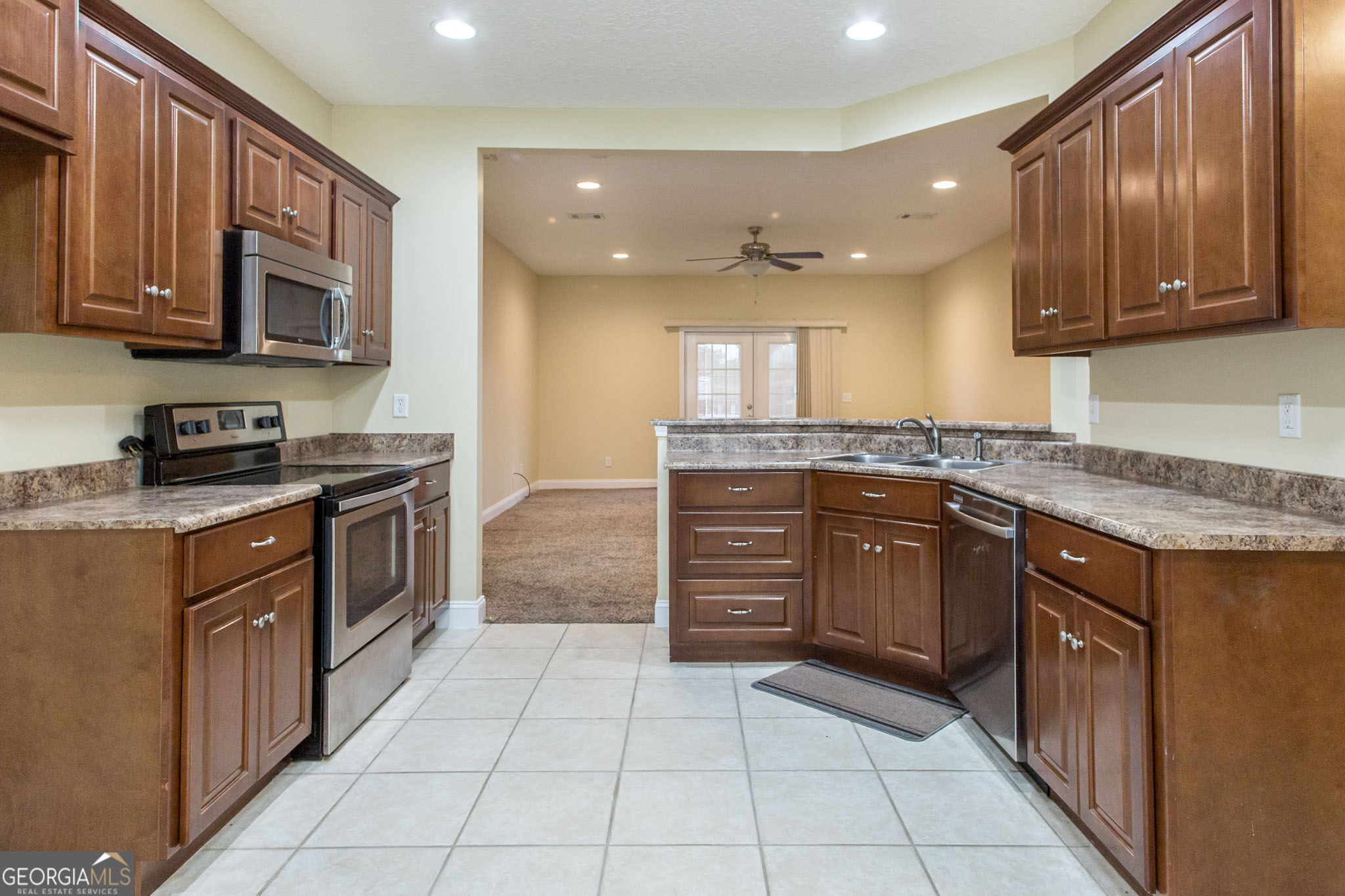 2869 Ben Street Property Photo 11