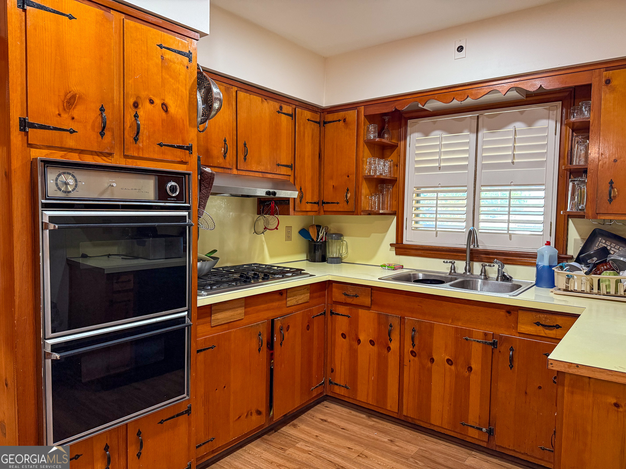 4303 Armour Road Property Photo 5