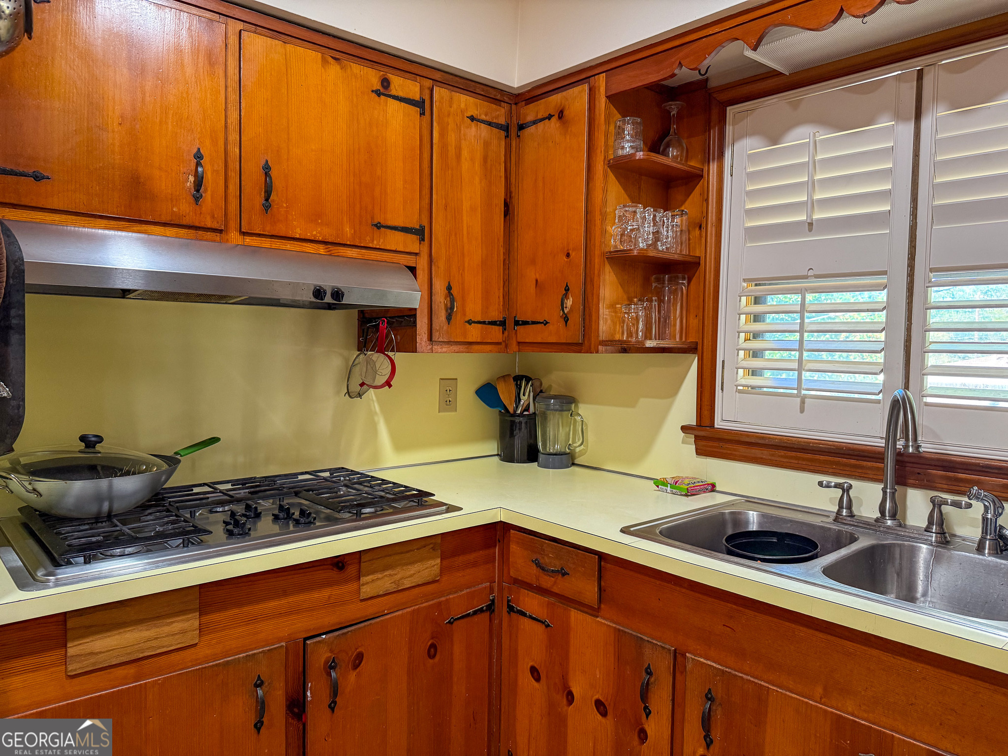 4303 Armour Road Property Photo 6
