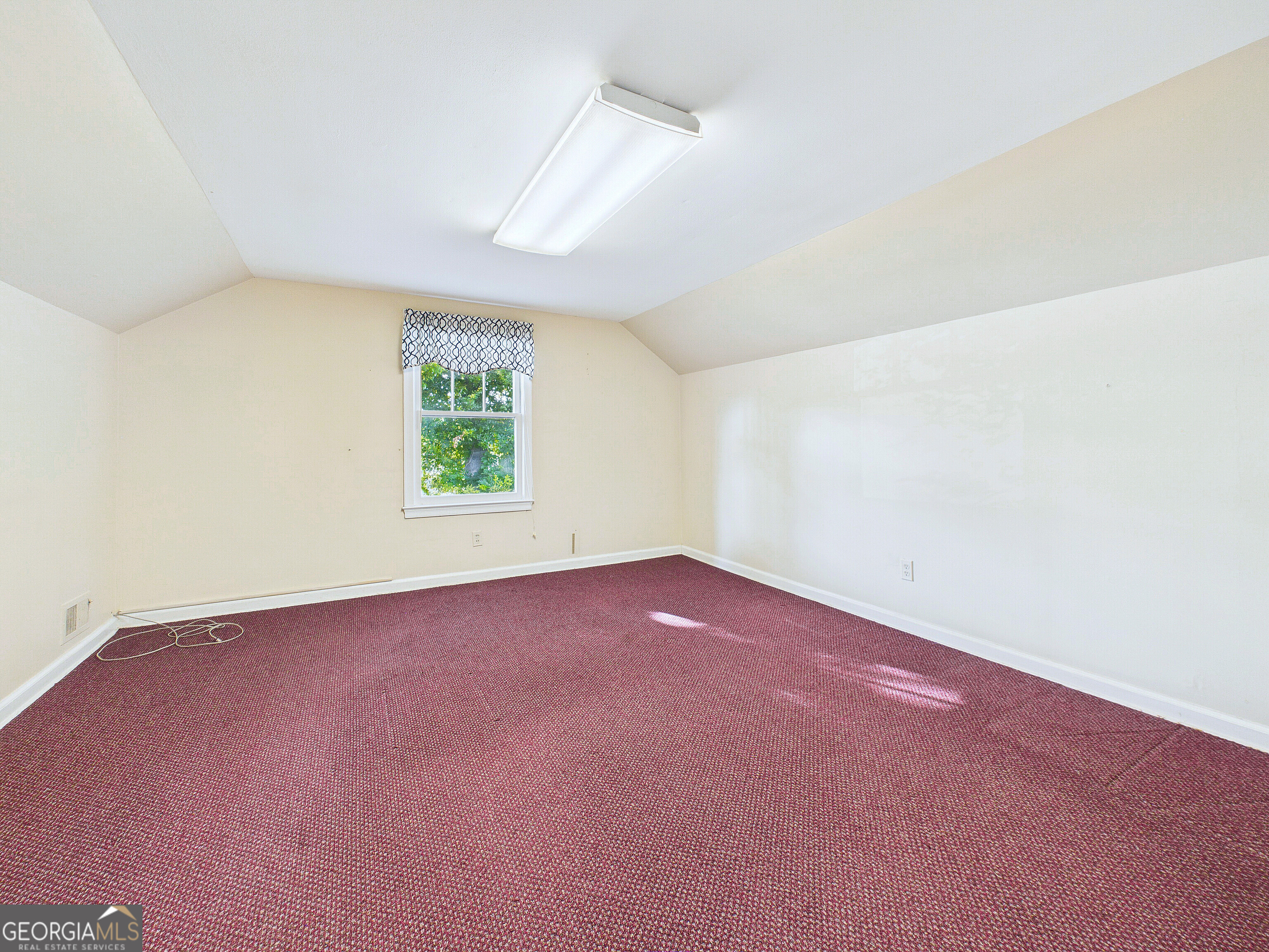 1531 N Columbia Street Property Photo 15