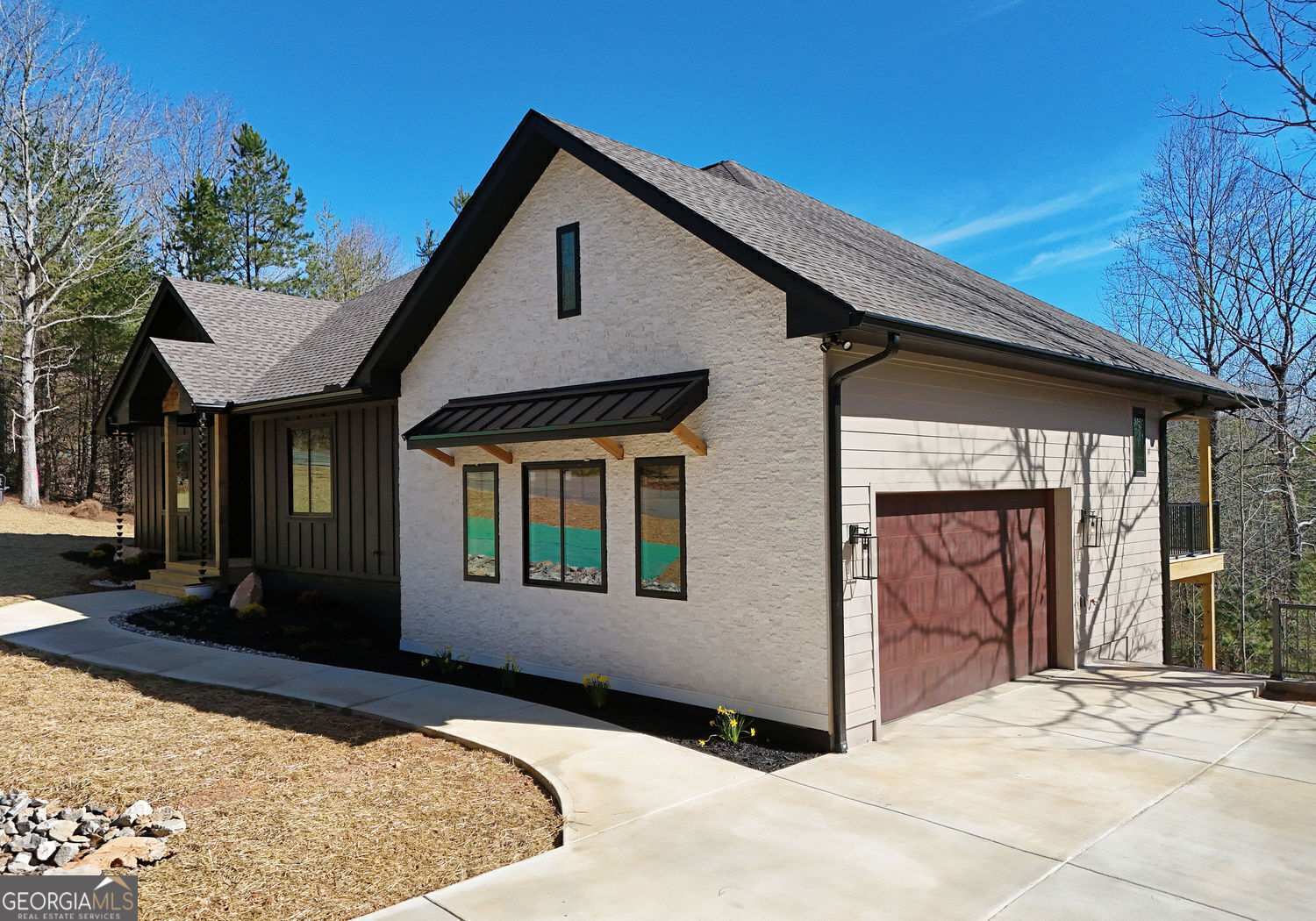 2408 Standing Meadows Drive Property Photo 4
