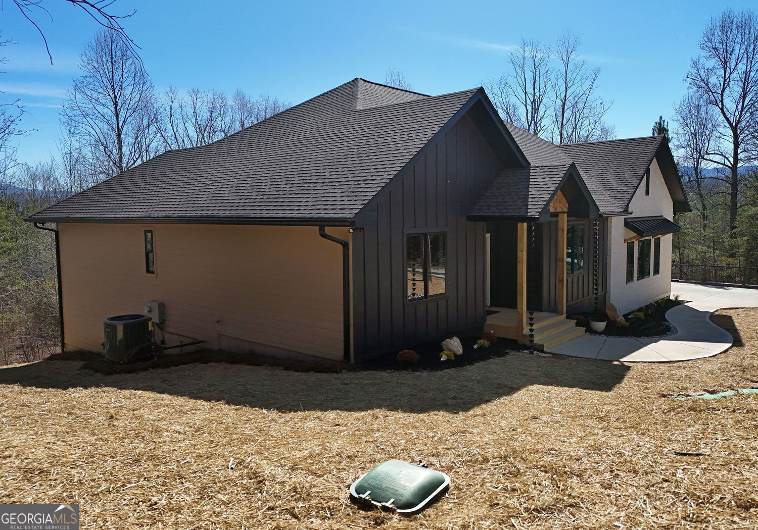 2408 Standing Meadows Drive Property Photo 9