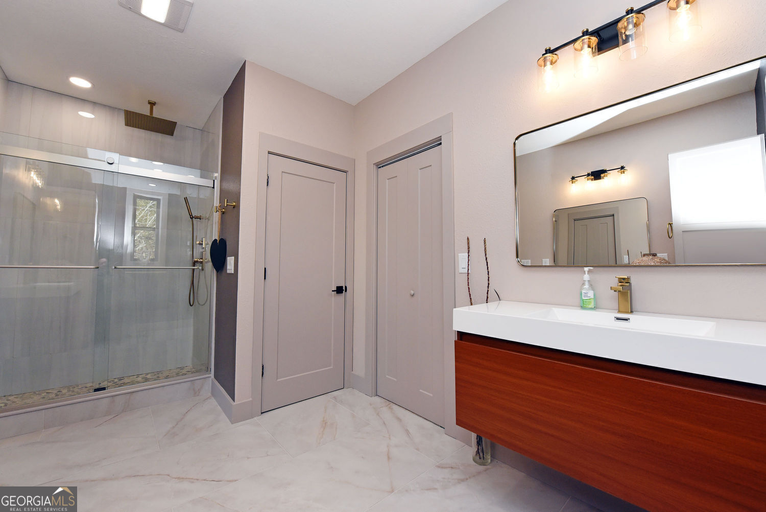 2408 Standing Meadows Drive Property Photo 38