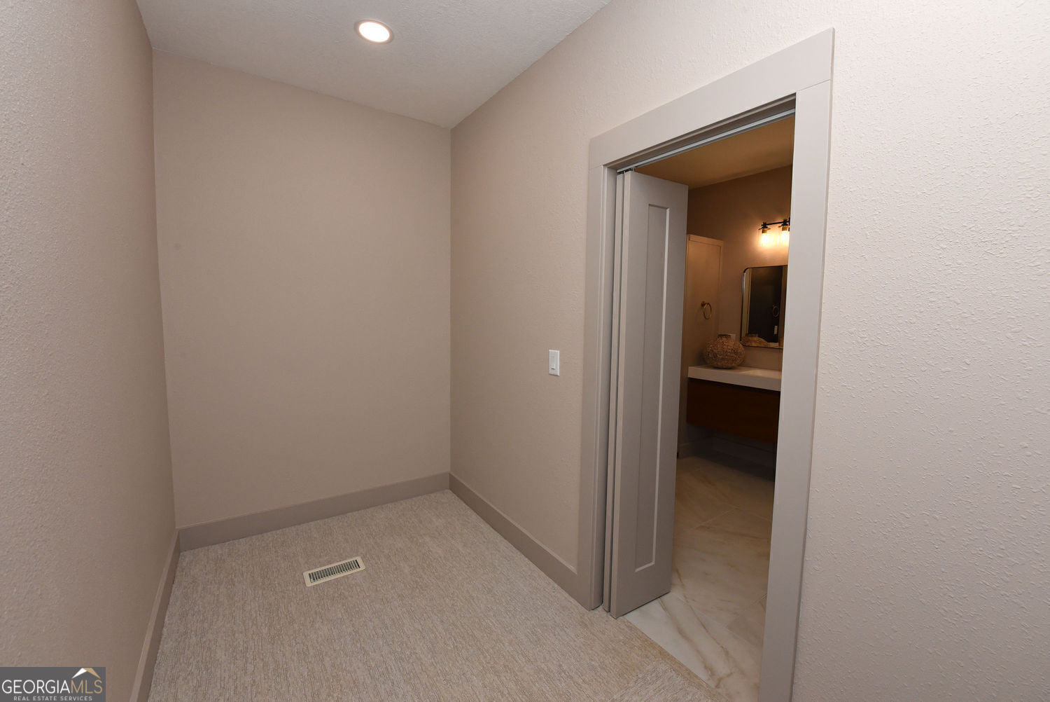 2408 Standing Meadows Drive Property Photo 41