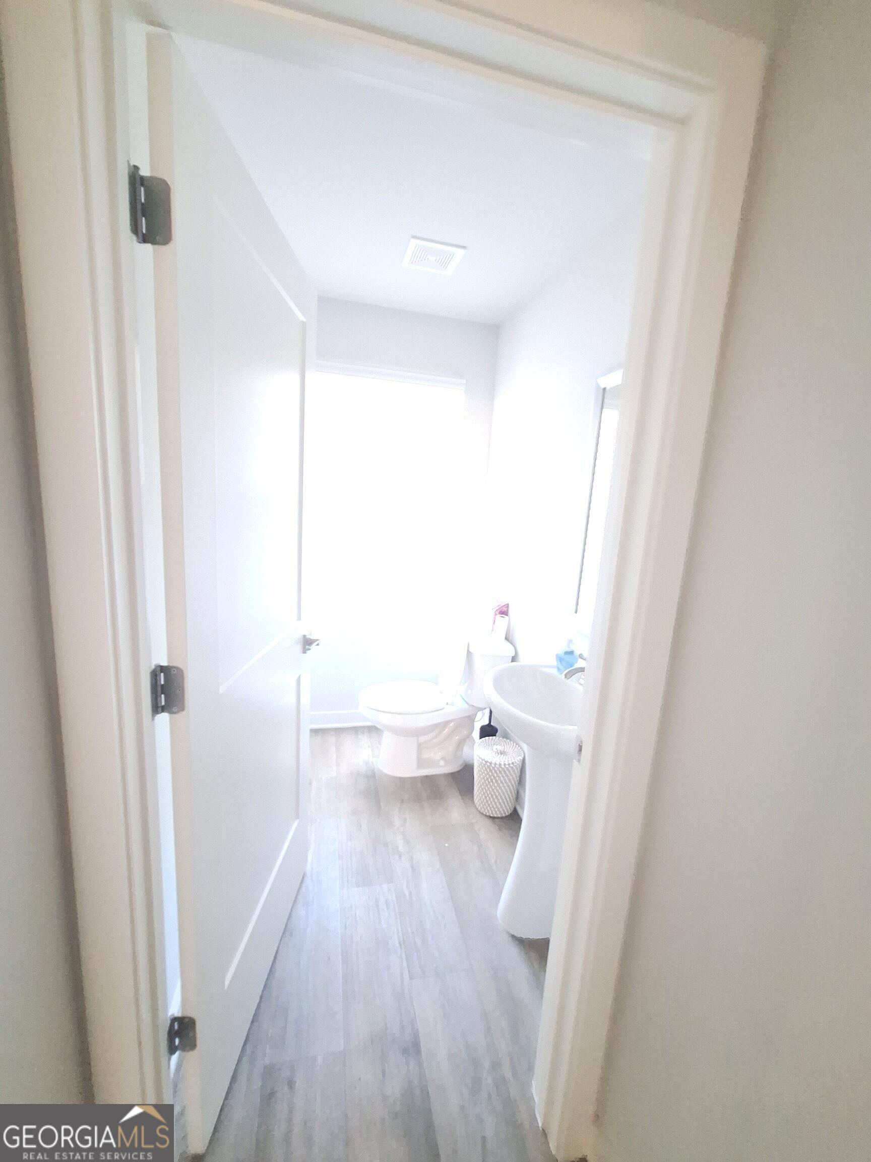1105 Laflor Way Property Photo 10
