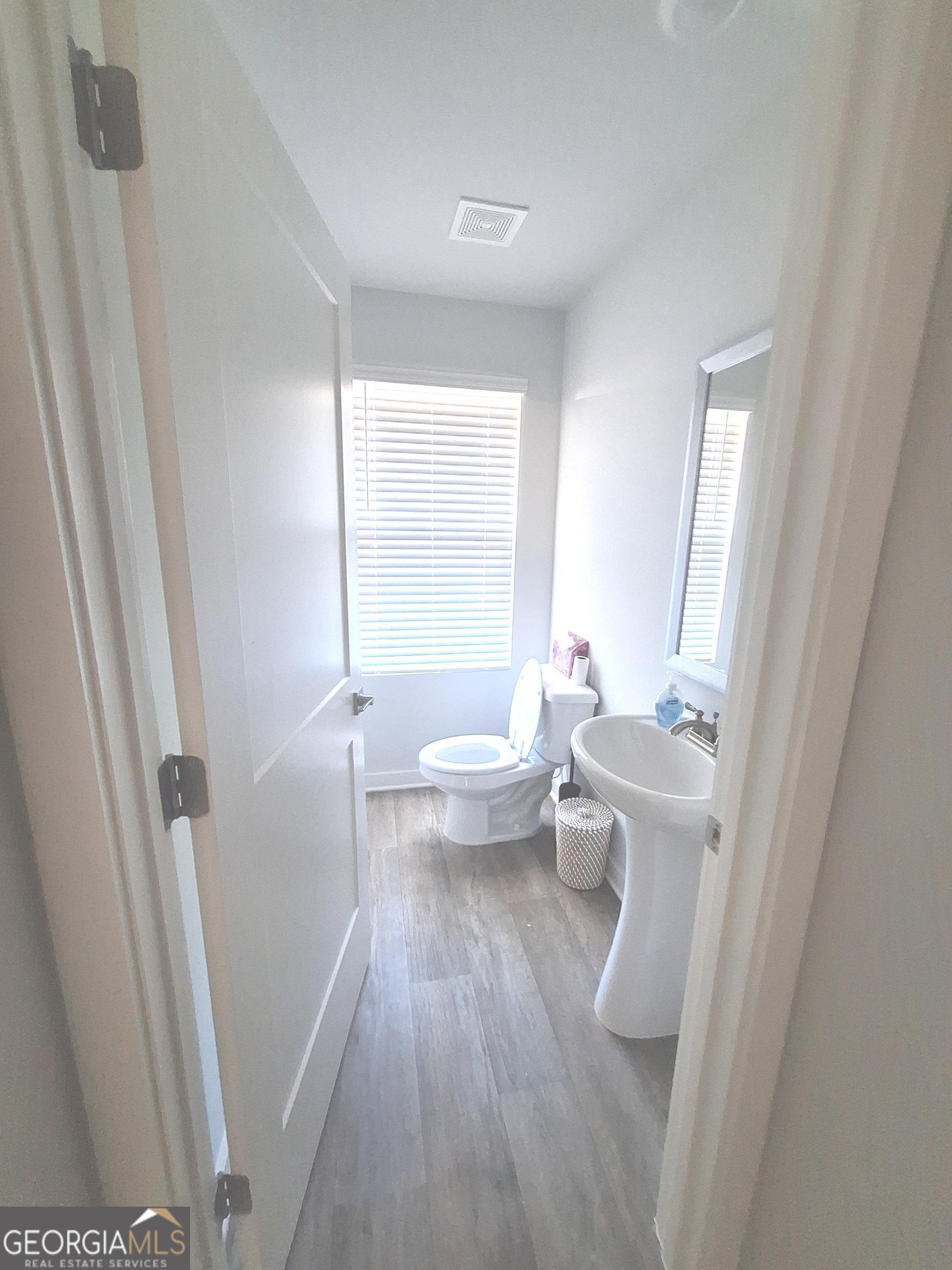 1105 Laflor Way Property Photo 11
