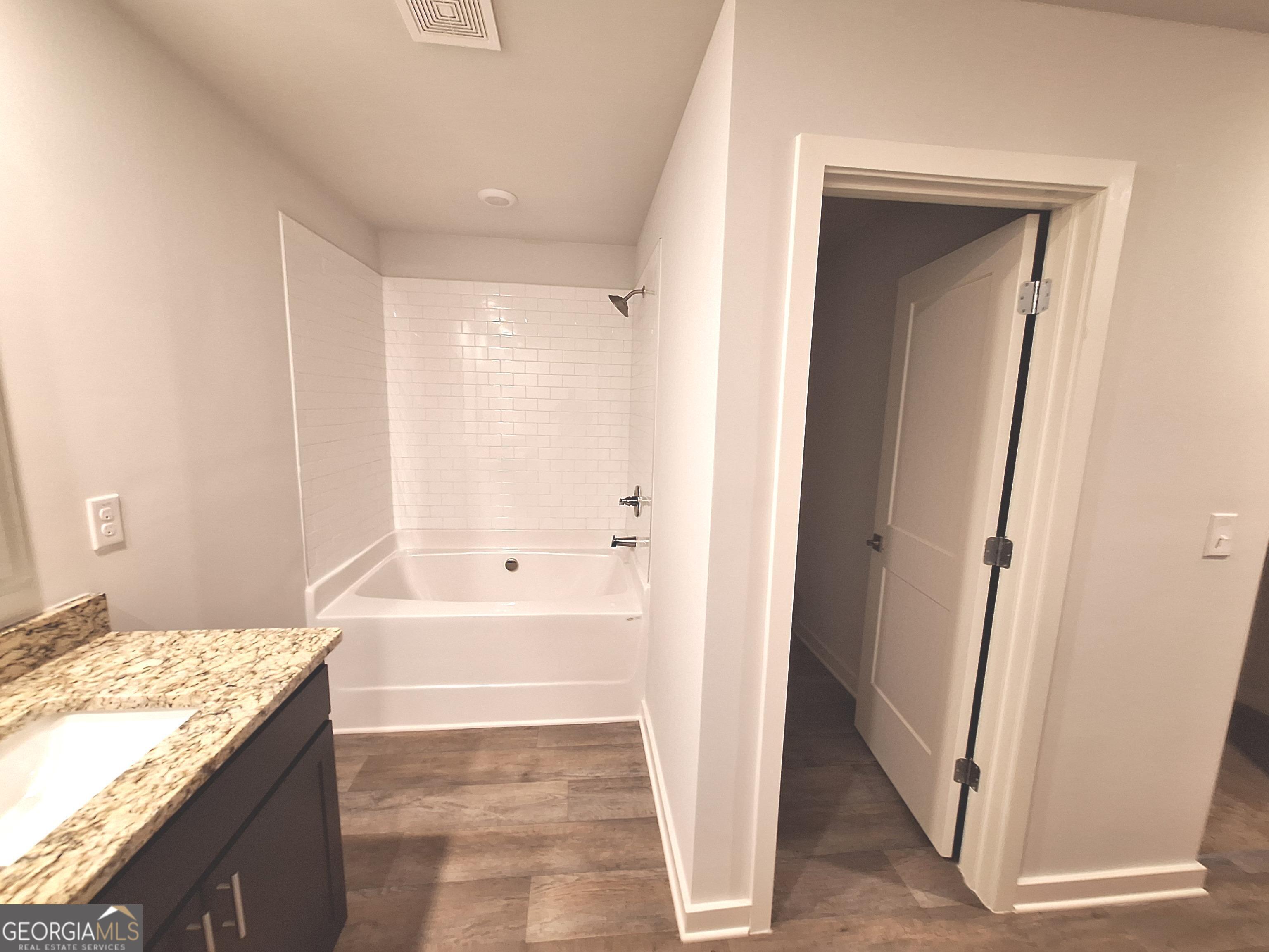 1105 Laflor Way Property Photo 21