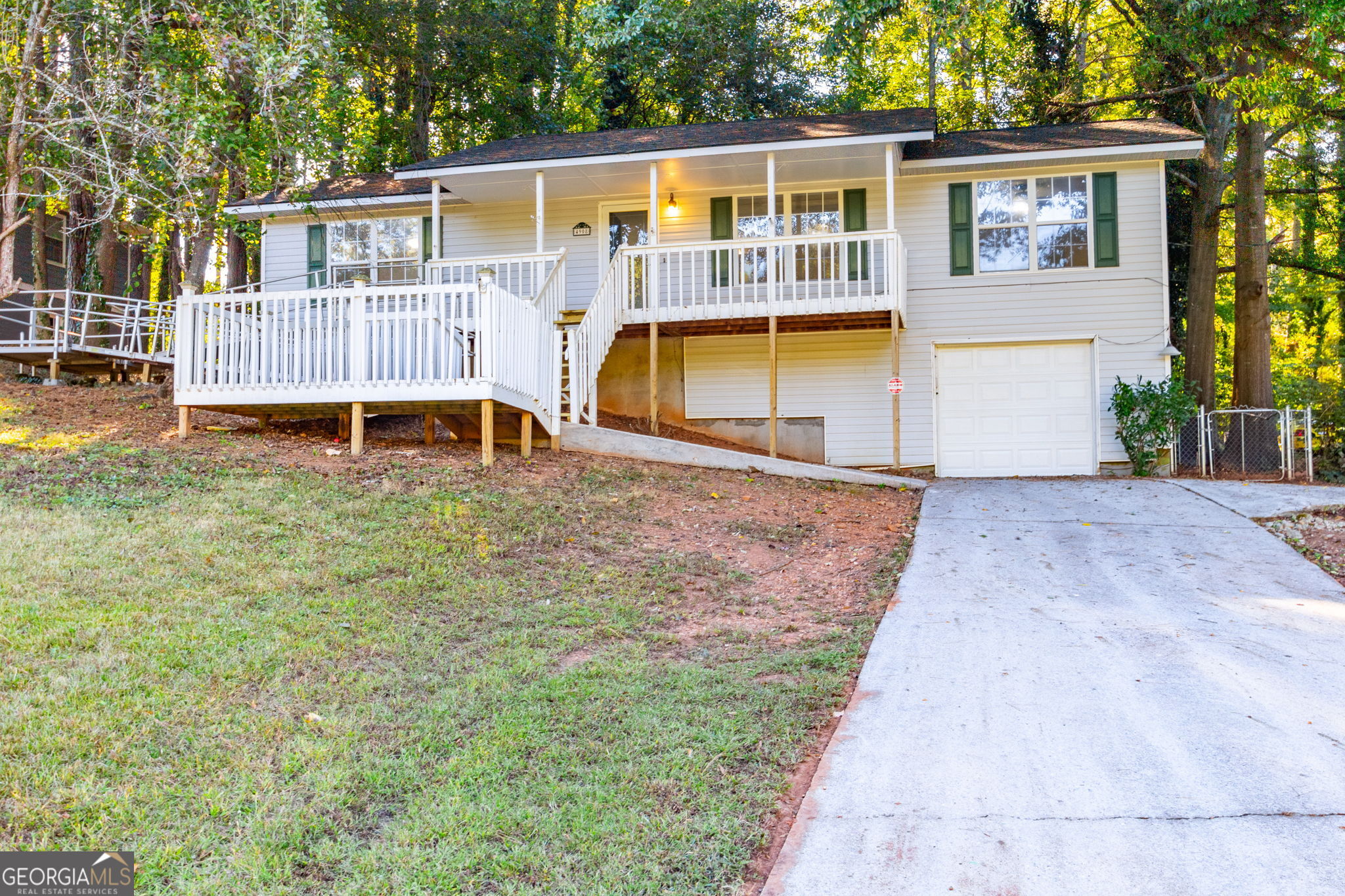 4908 Tarleton Drive SW Property Photo 1