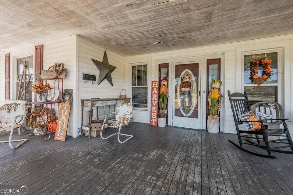 69 Myers Avenue Property Photo 4