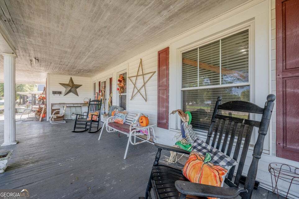 69 Myers Avenue Property Photo 6