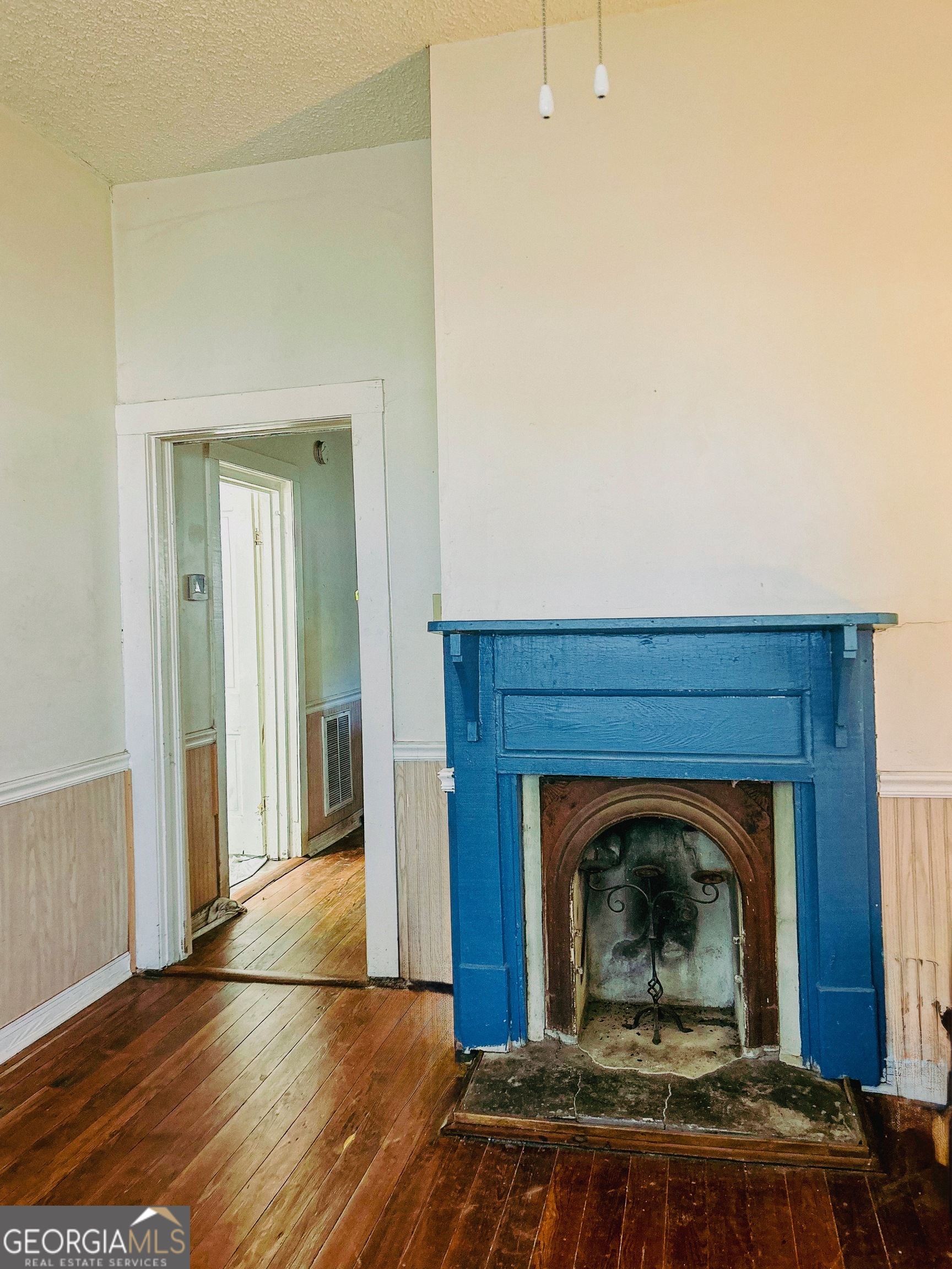 2123 Ellis Street Property Photo 3