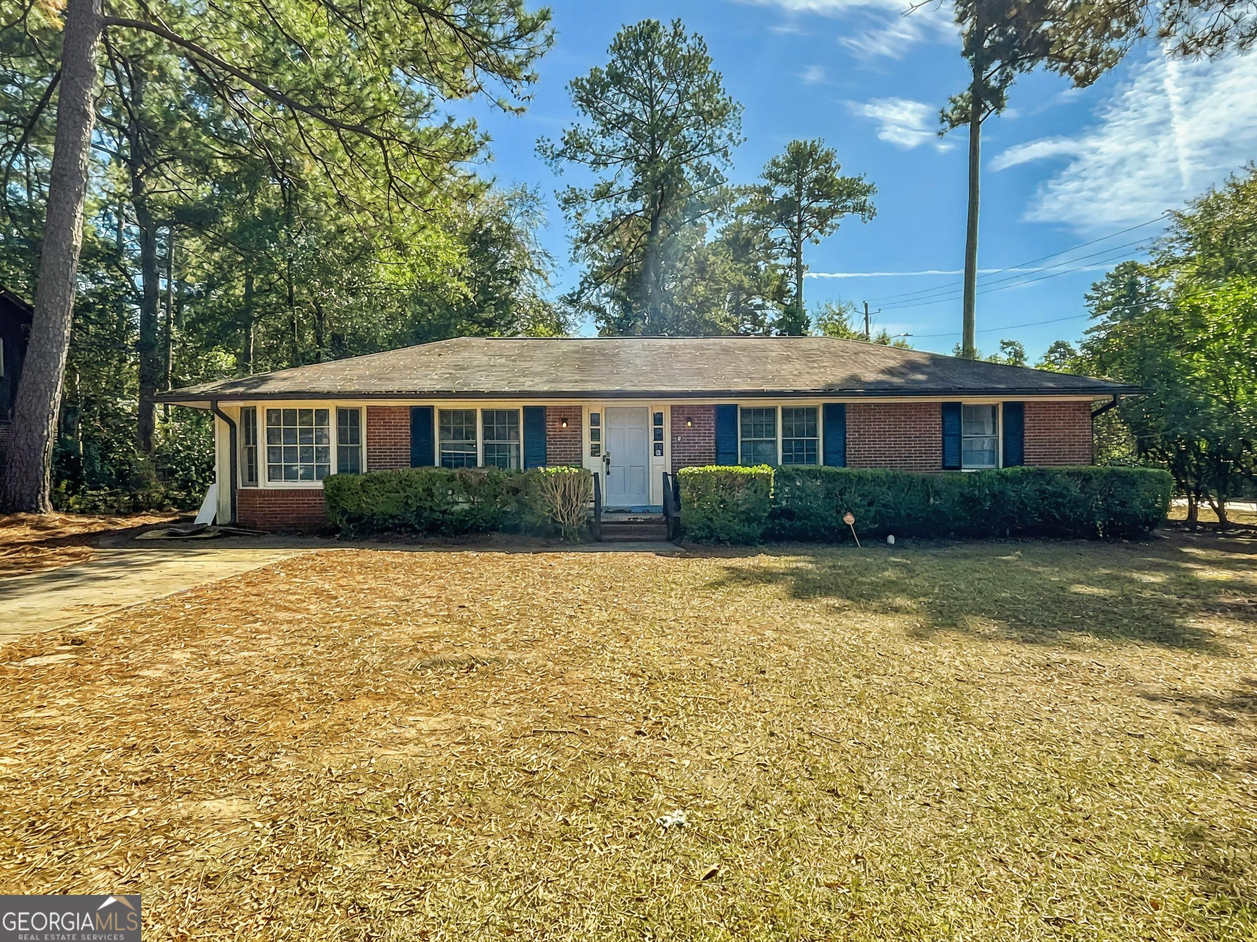 1831 Tanglewood Road Property Photo 1