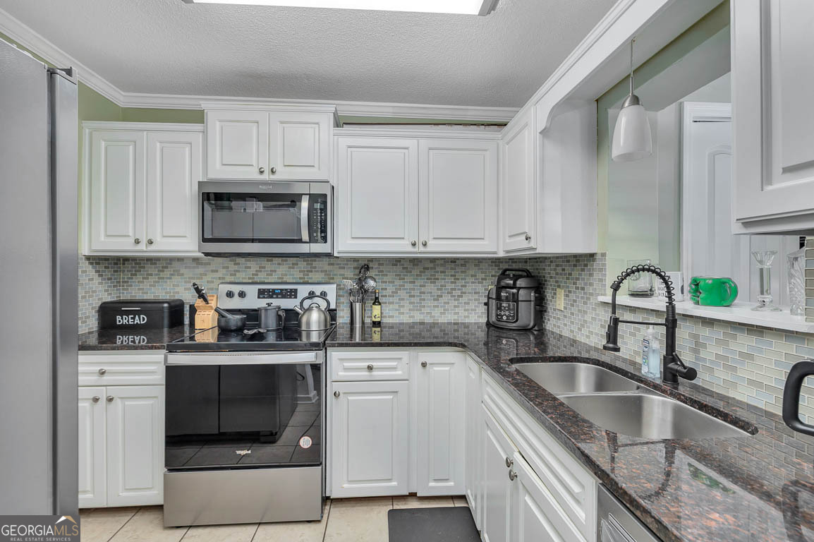 214 Island Drive Property Photo 1