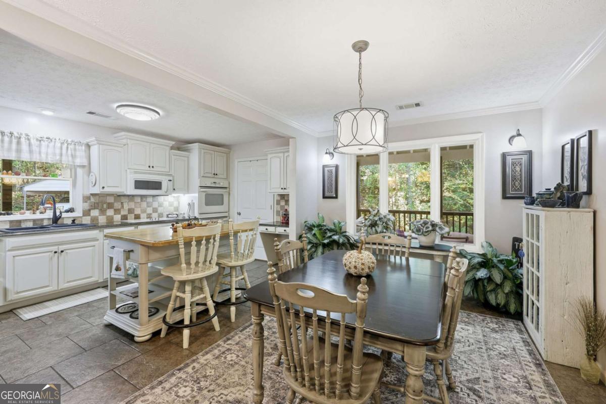 136 Ross Road Property Photo 15