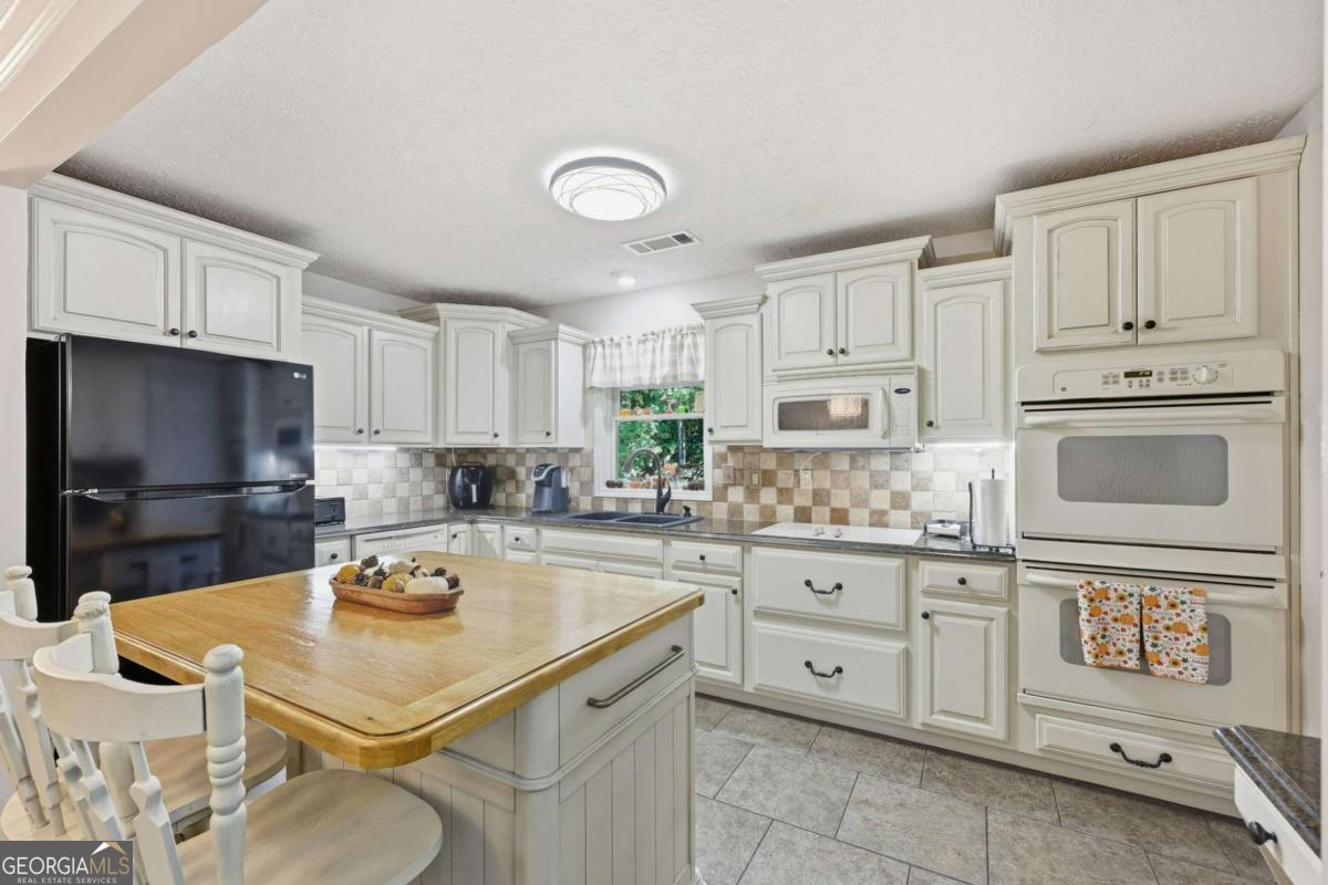 136 Ross Road Property Photo 18