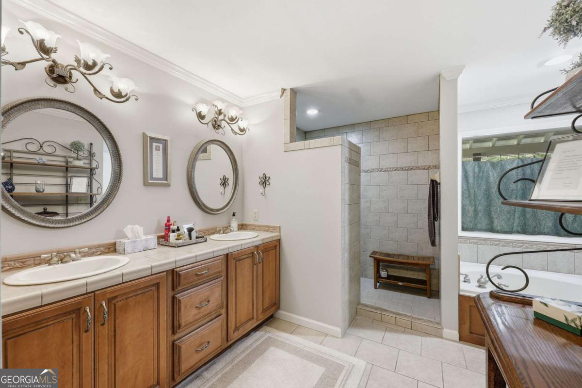 136 Ross Road Property Photo 23