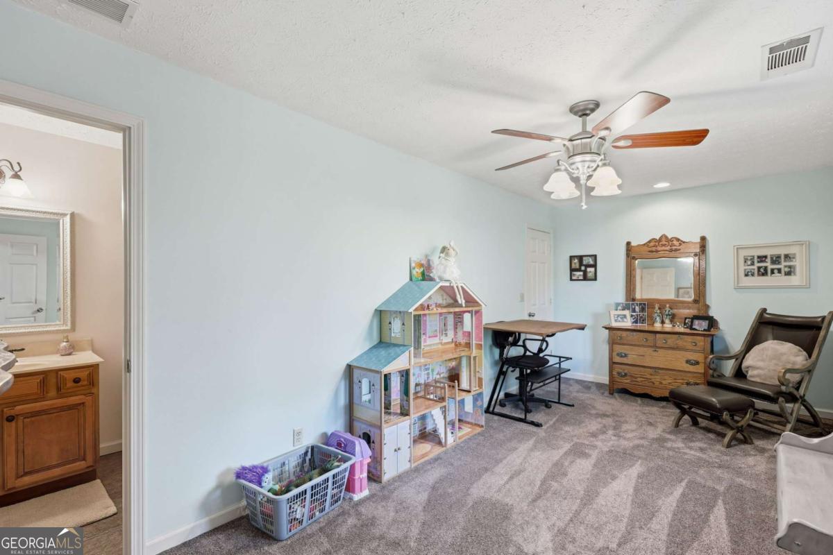 136 Ross Road Property Photo 24