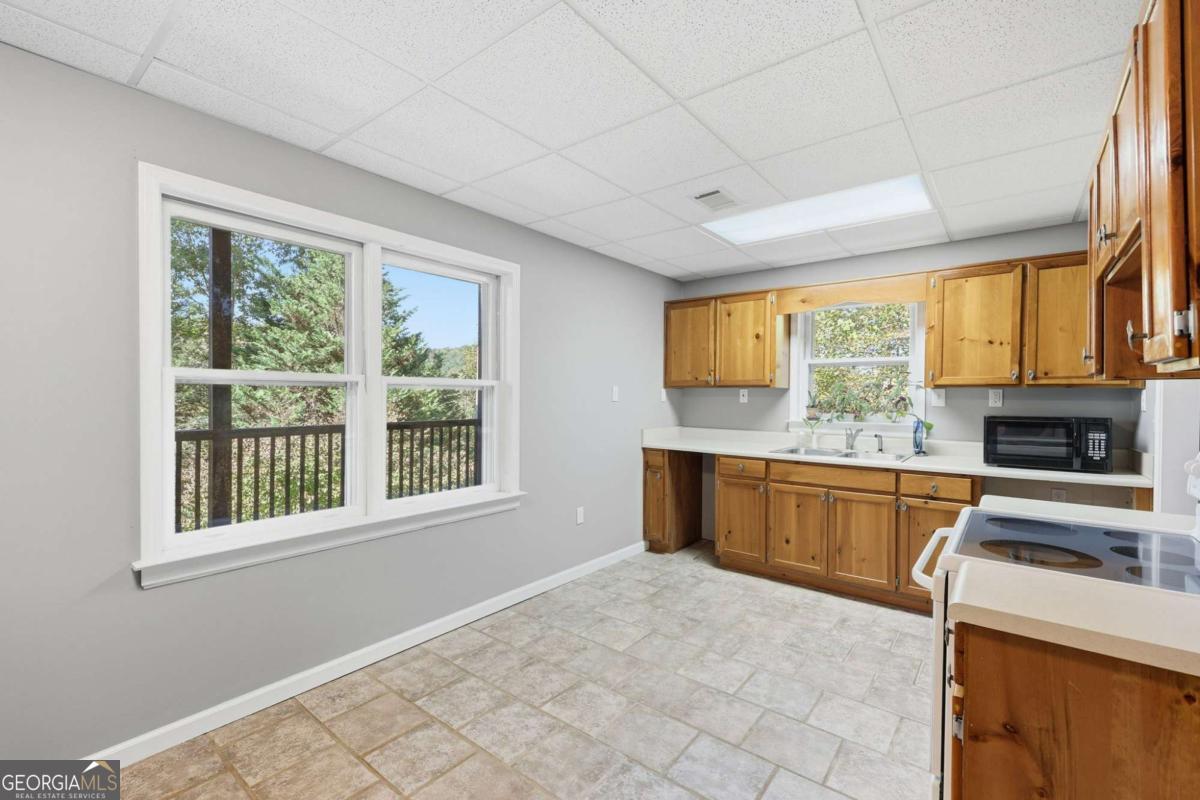 136 Ross Road Property Photo 35