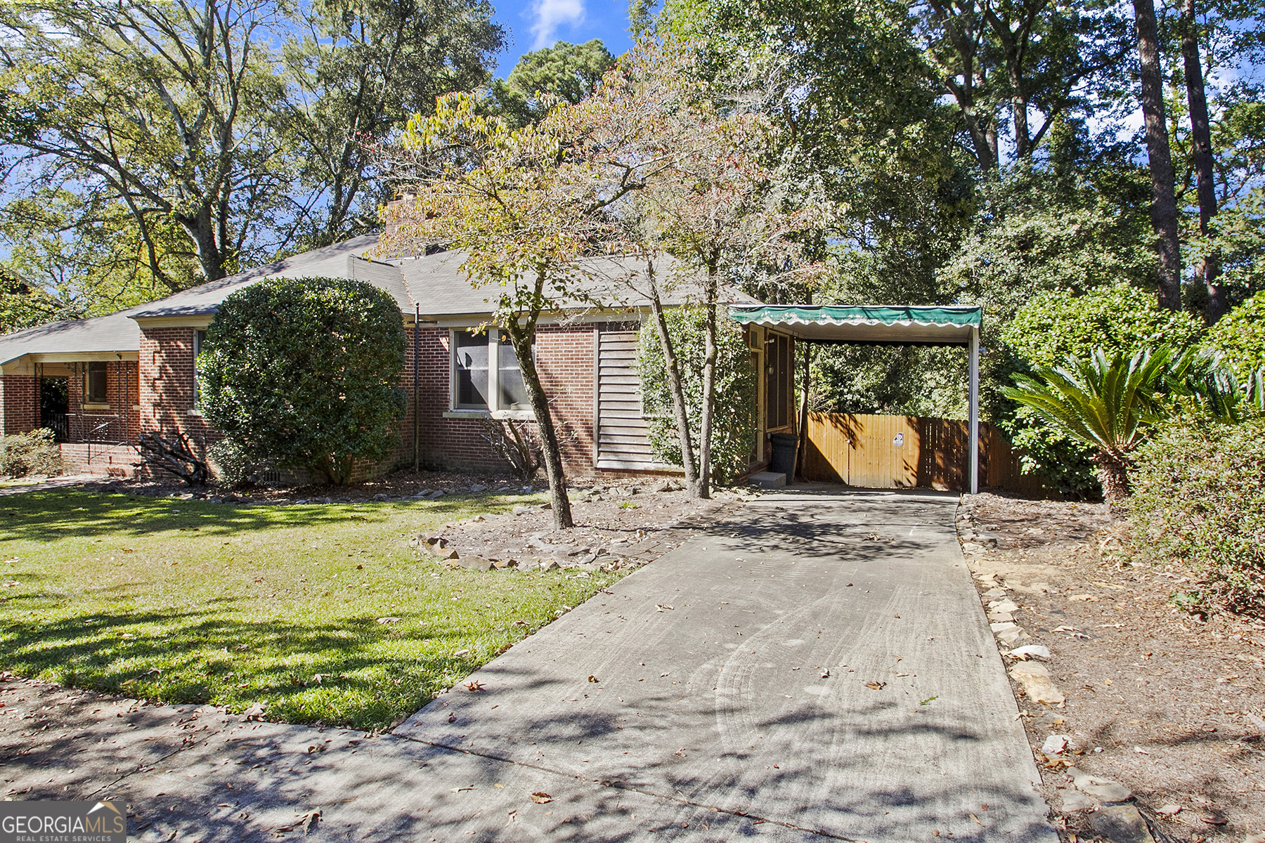 940 Curry Drive Property Photo 4