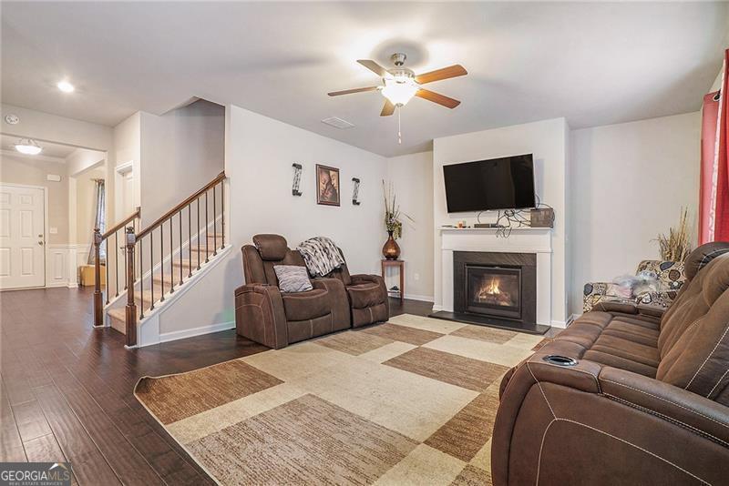 7255 Gladstone Circle Property Photo 4