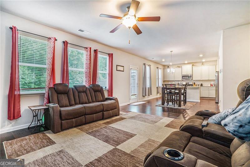 7255 Gladstone Circle Property Photo 10