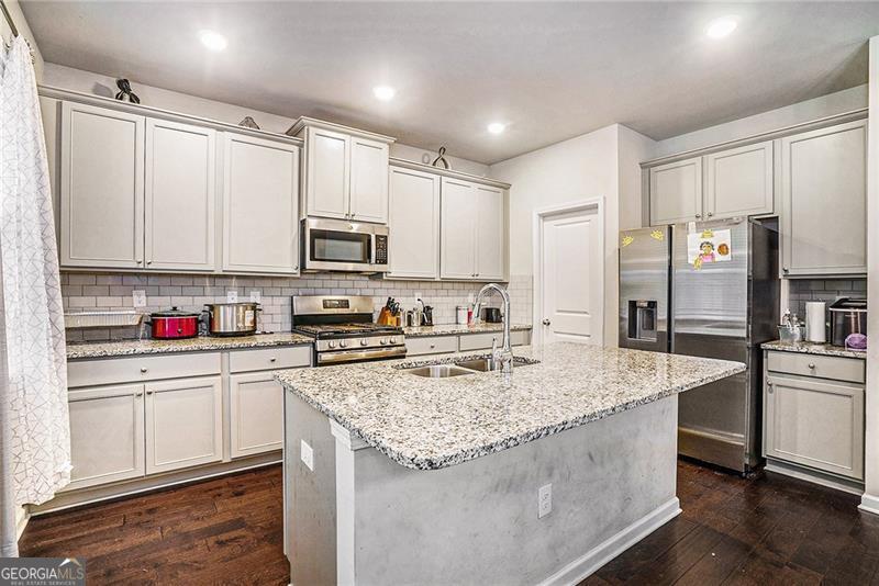 7255 Gladstone Circle Property Photo 12