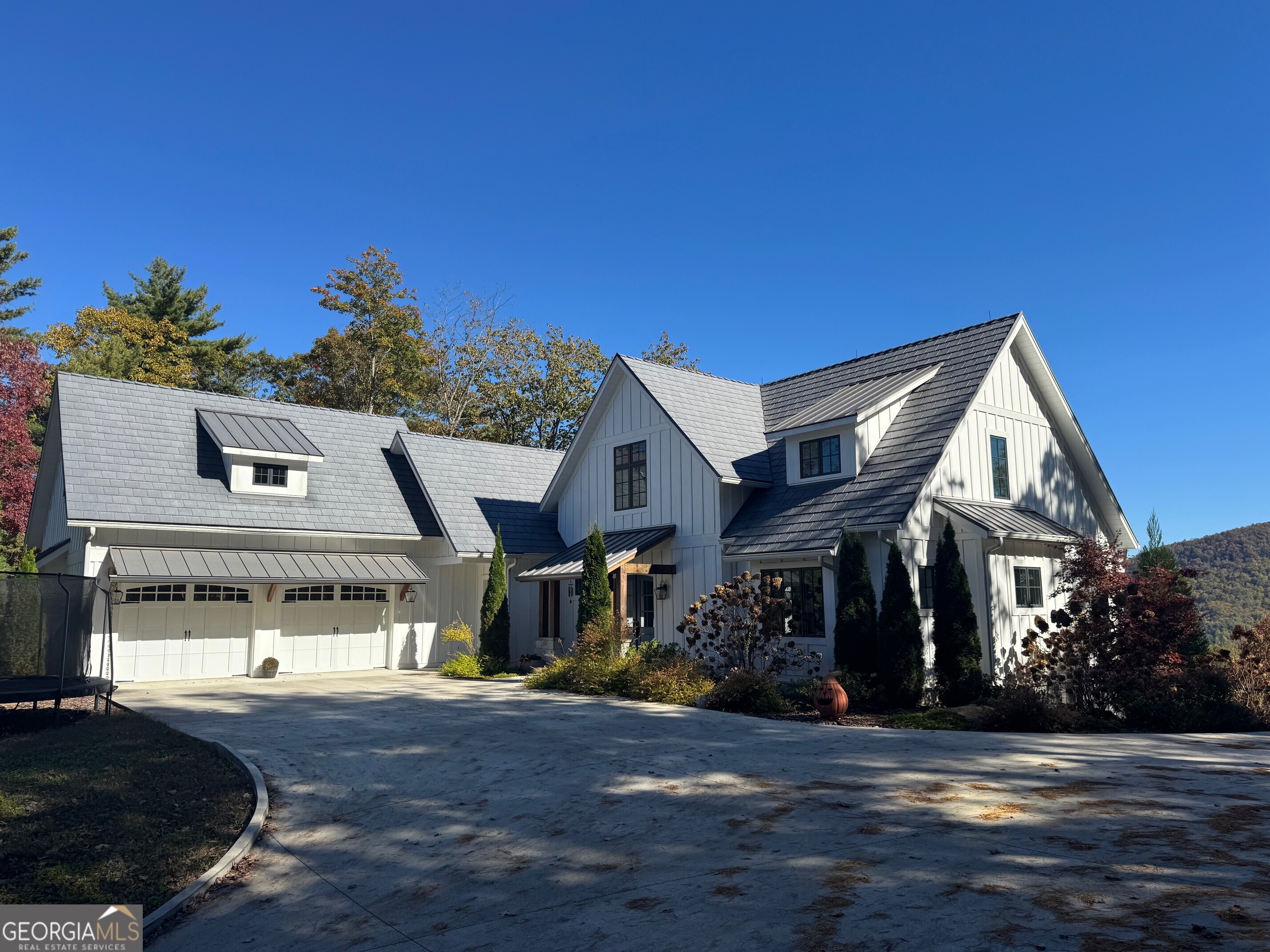 460 Anderson Drive Property Photo 1