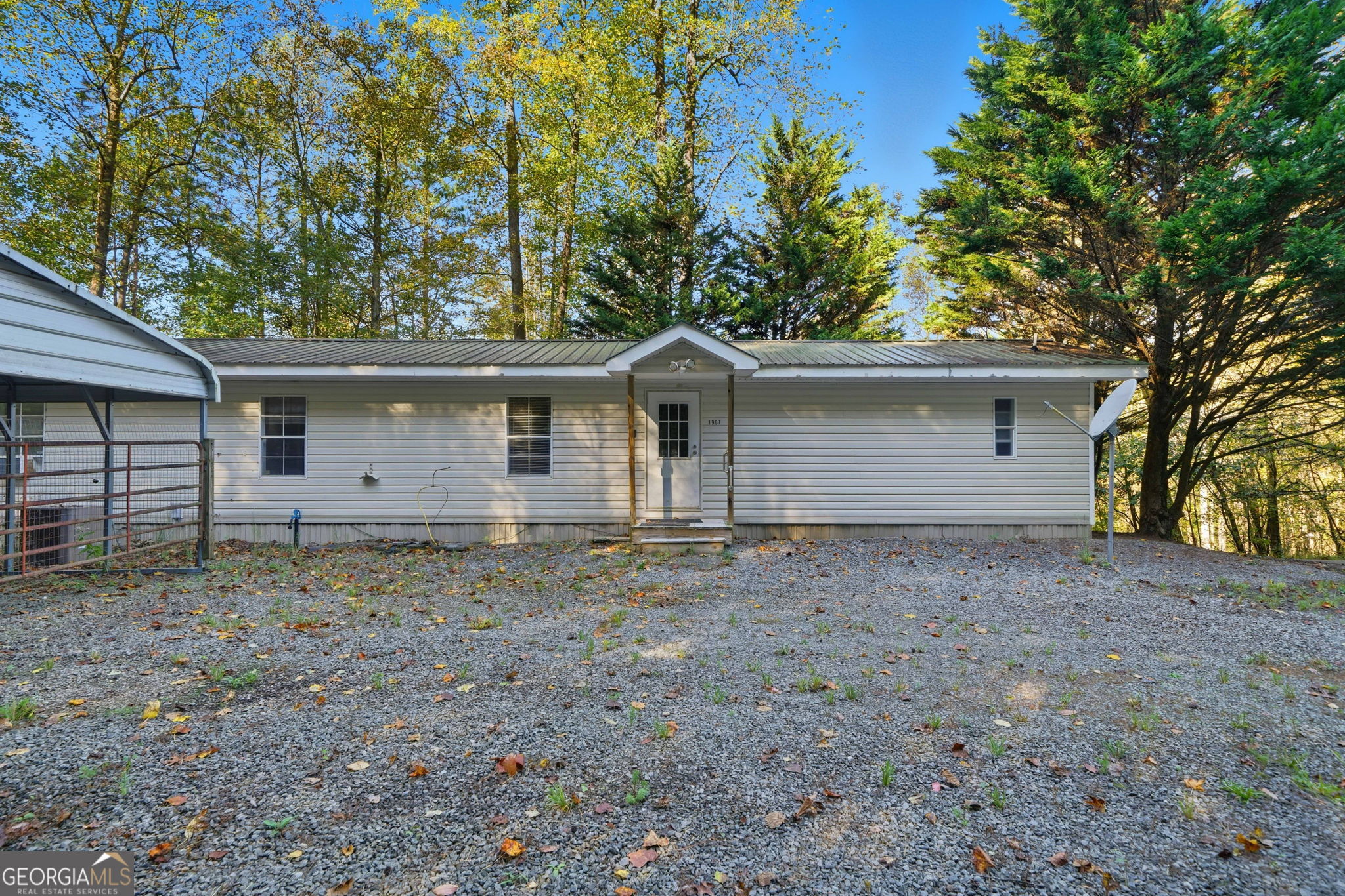 1907 John Call Road Property Photo 1