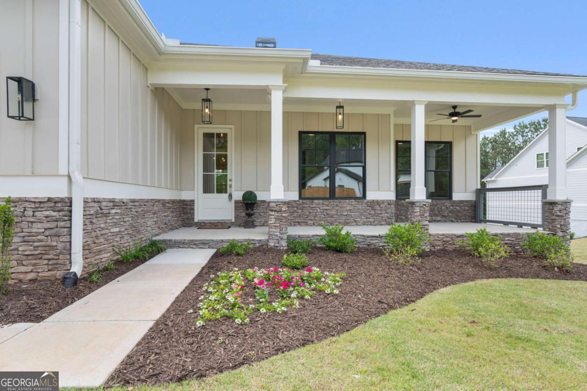 6830 Heard Lane Property Photo 1