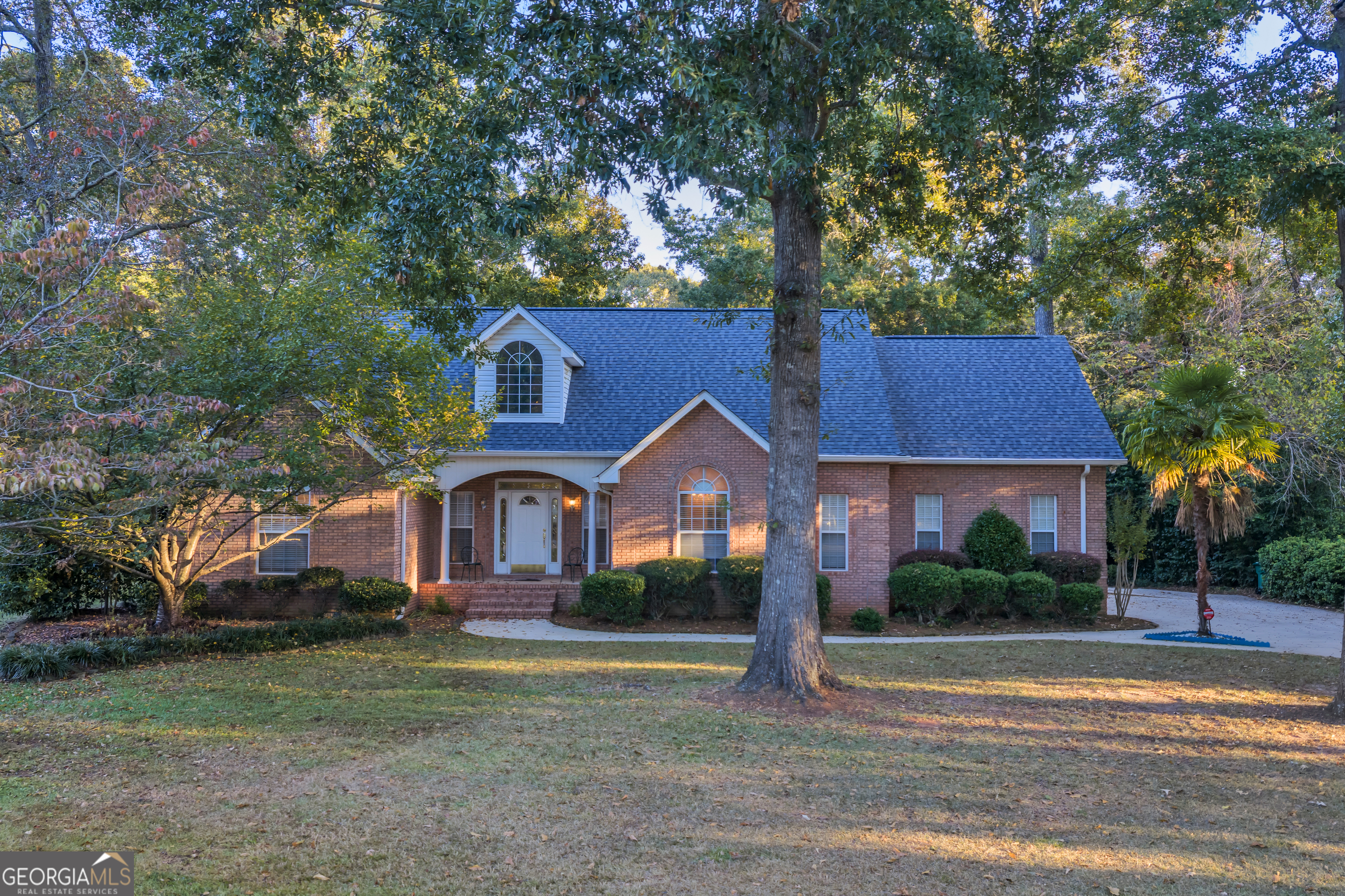 112 Scotsburg Drive Property Photo 1