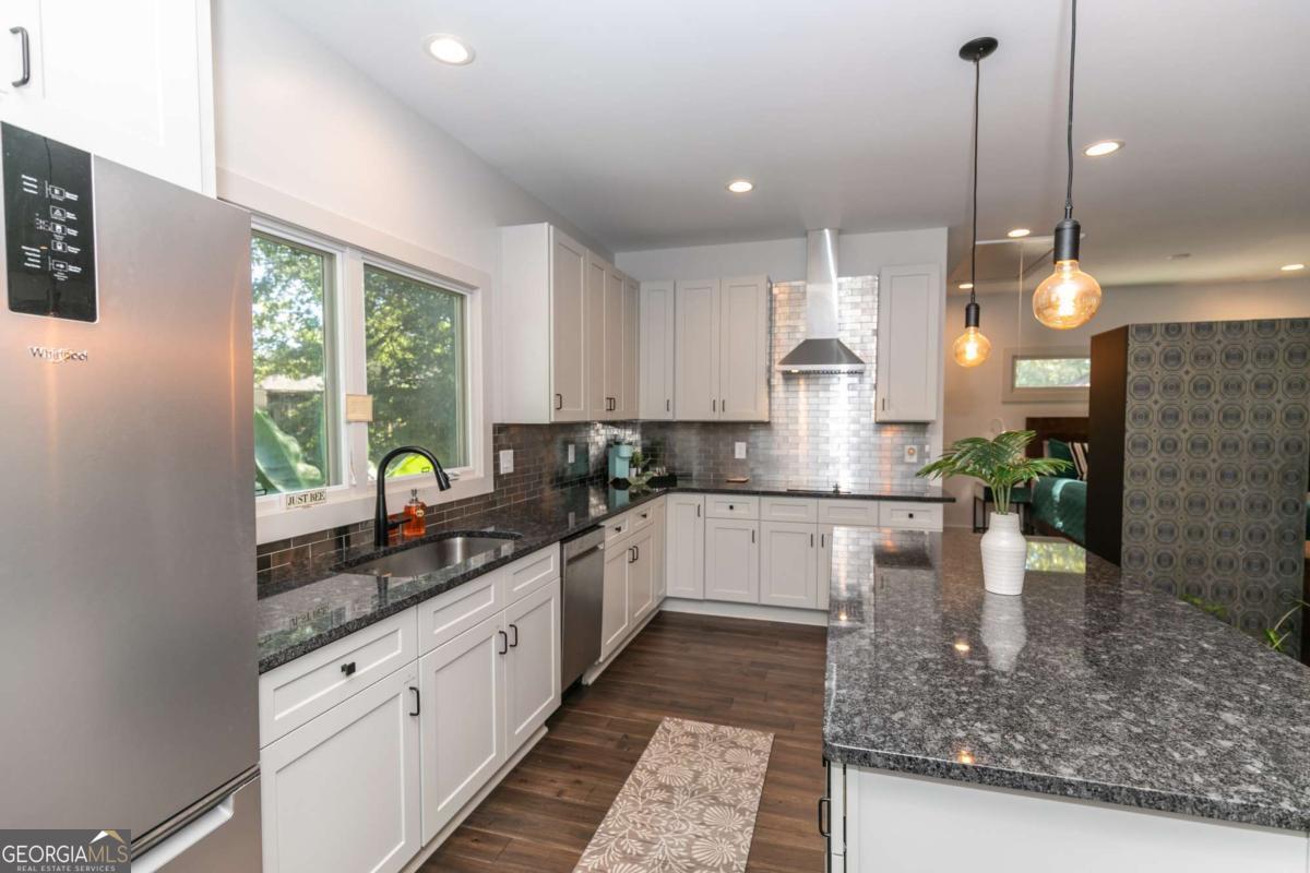 1084 Sanders Avenue Se # B Property Photo 19