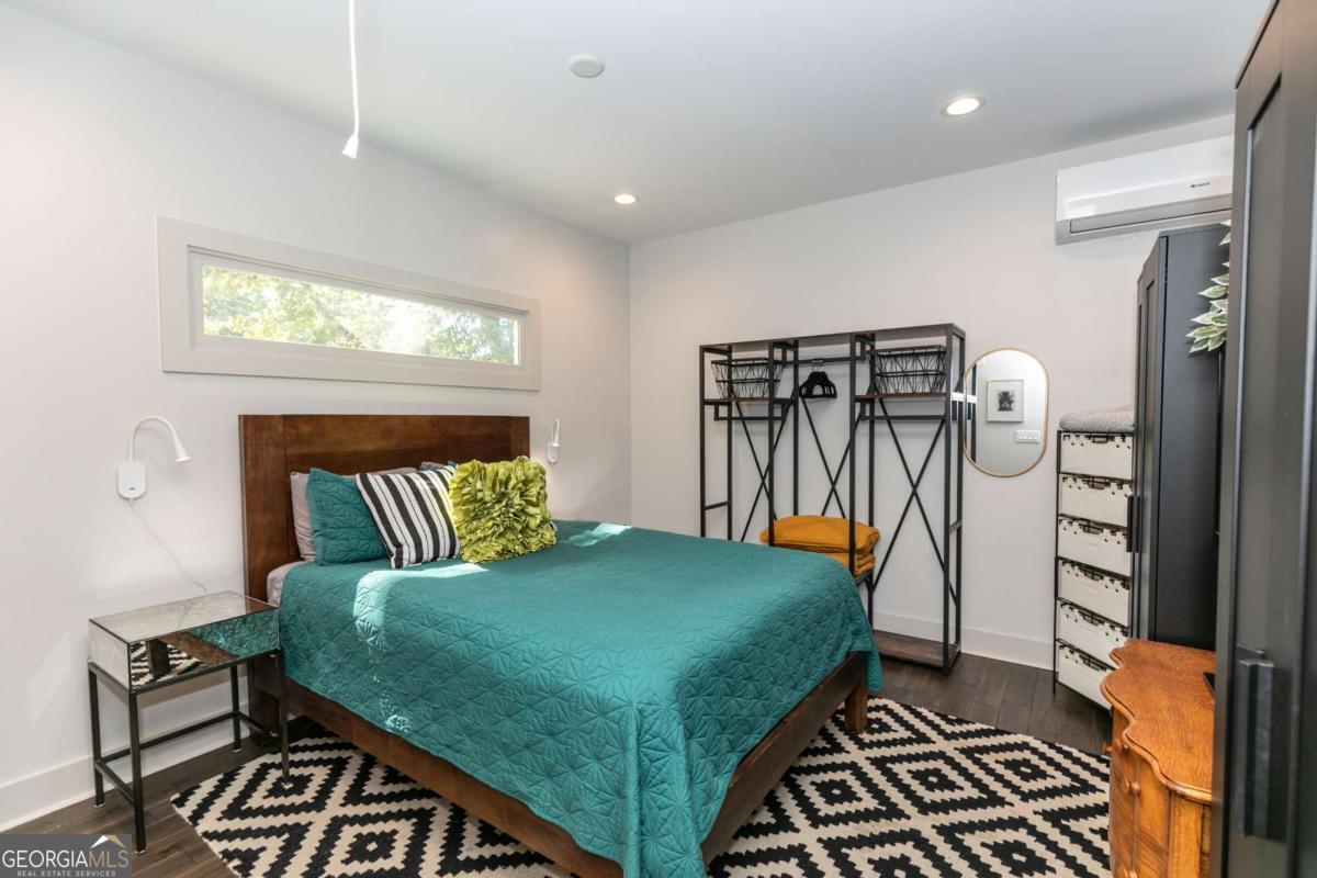 1084 Sanders Avenue Se # B Property Photo 20