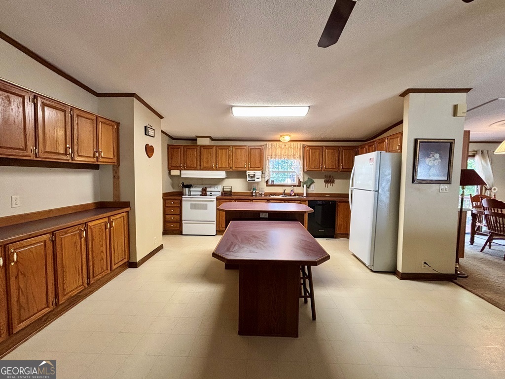 40 David Powell Road Property Photo 14