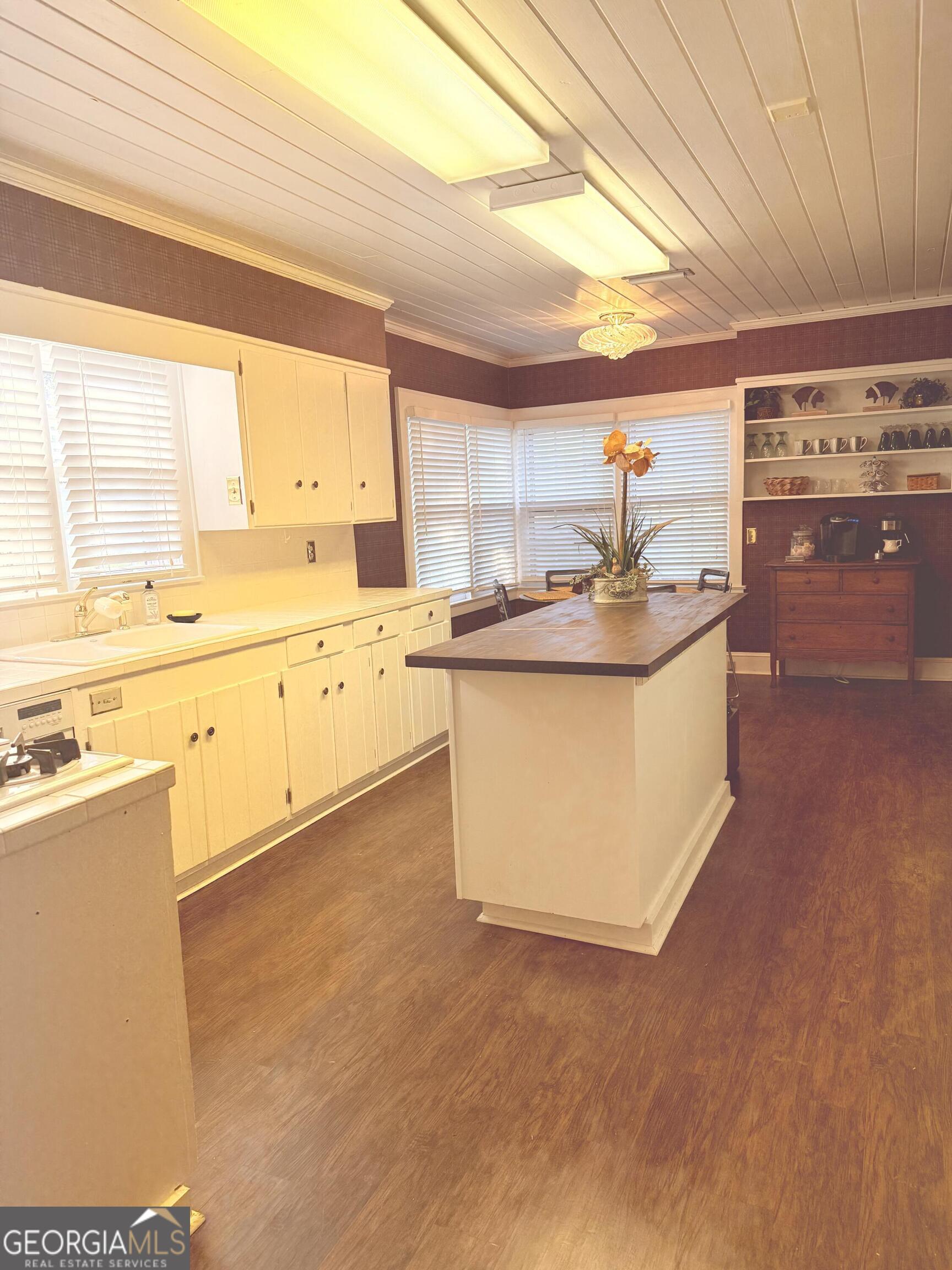 1309 S Dogwood Drive Property Photo 7