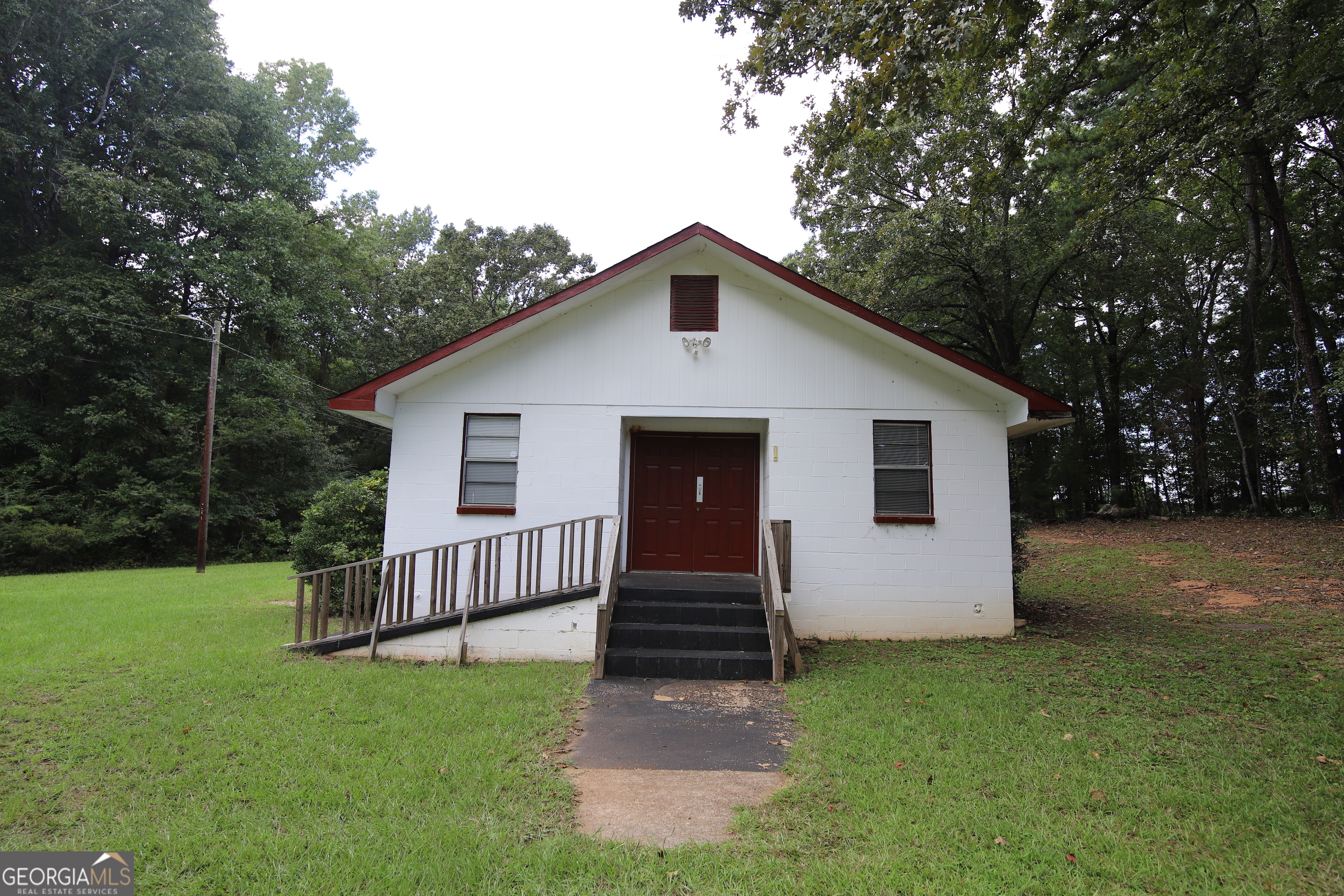 352 Old Hutchinson Mill Road Property Photo 1
