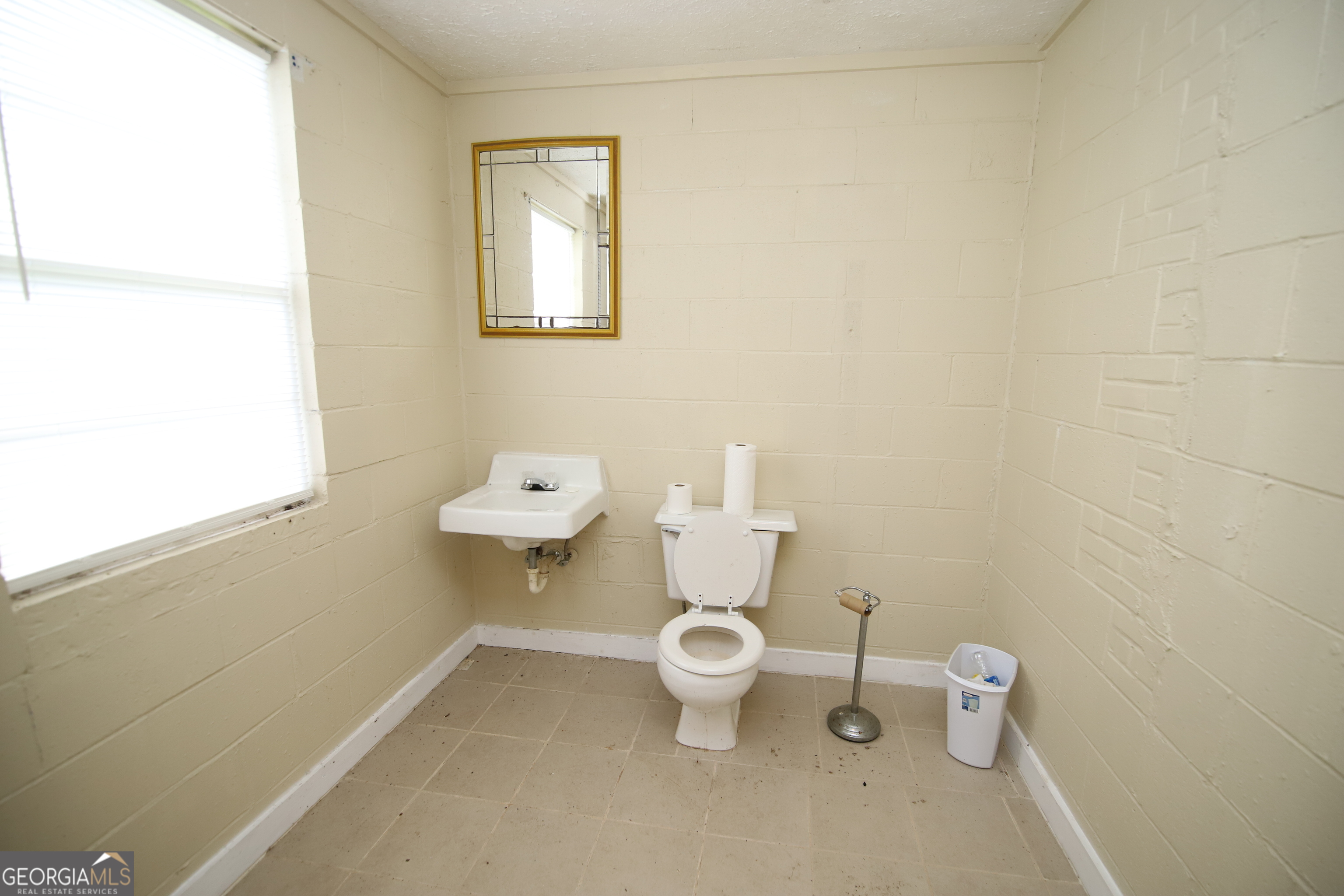 352 Old Hutchinson Mill Road Property Photo 3