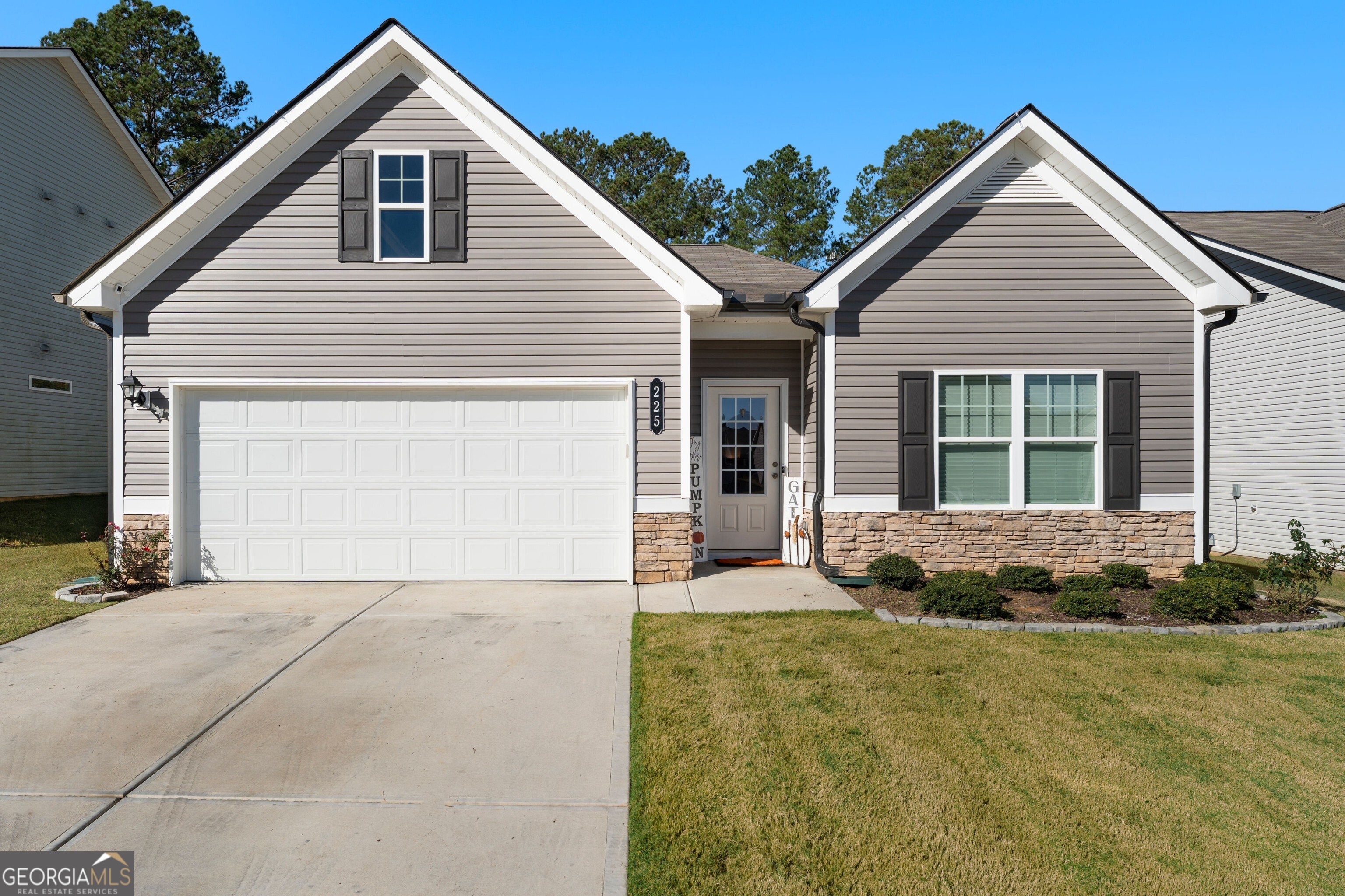 225 Sycamore Drive Property Photo 1