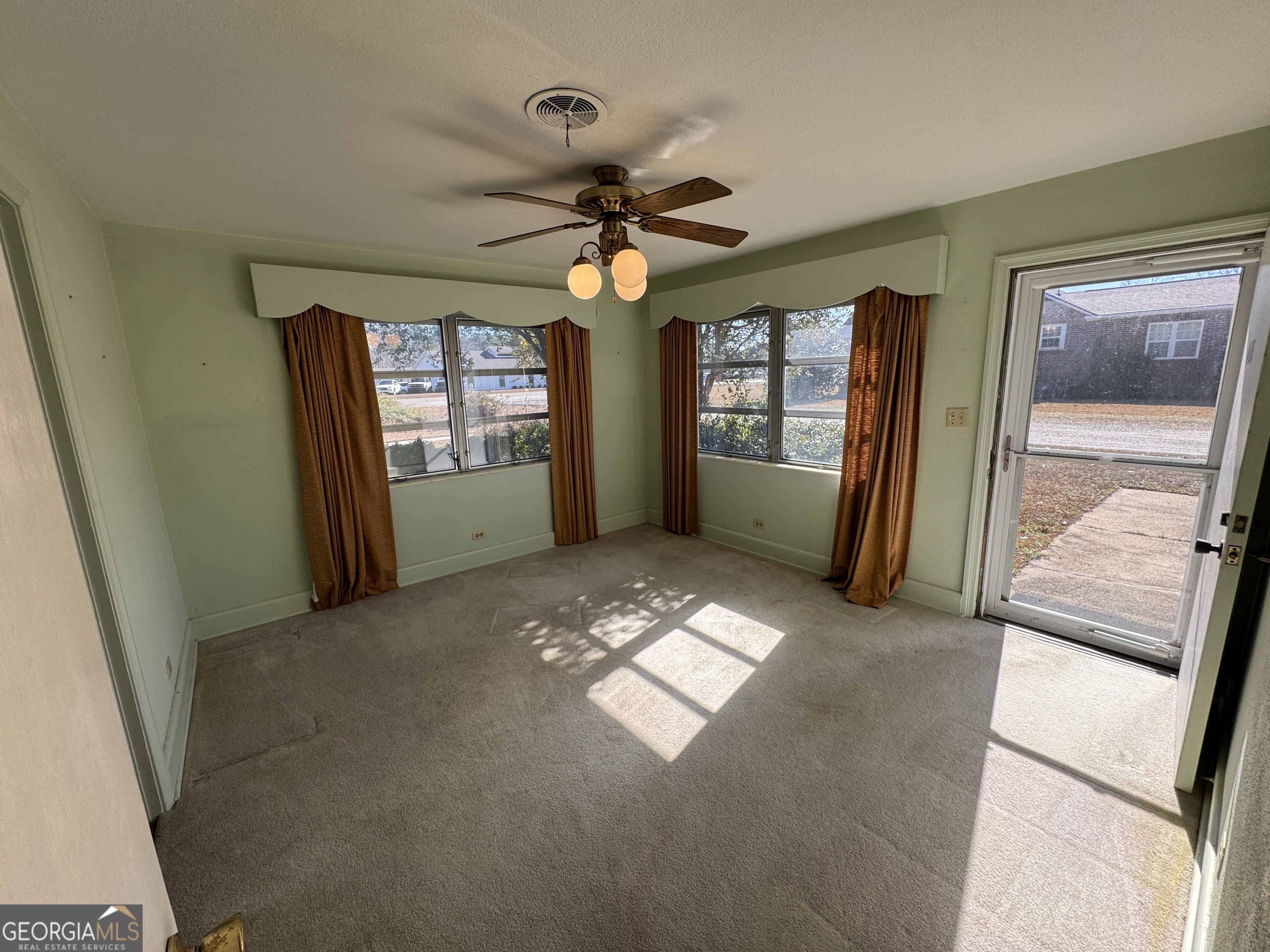 465 Cedar Street Property Photo 8