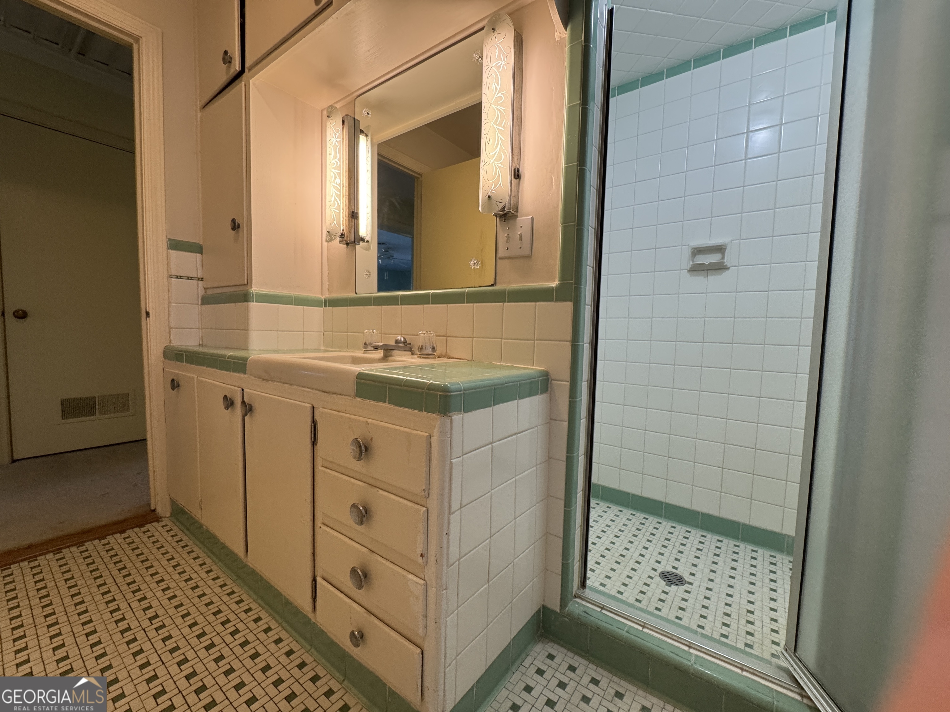 465 Cedar Street Property Photo 19