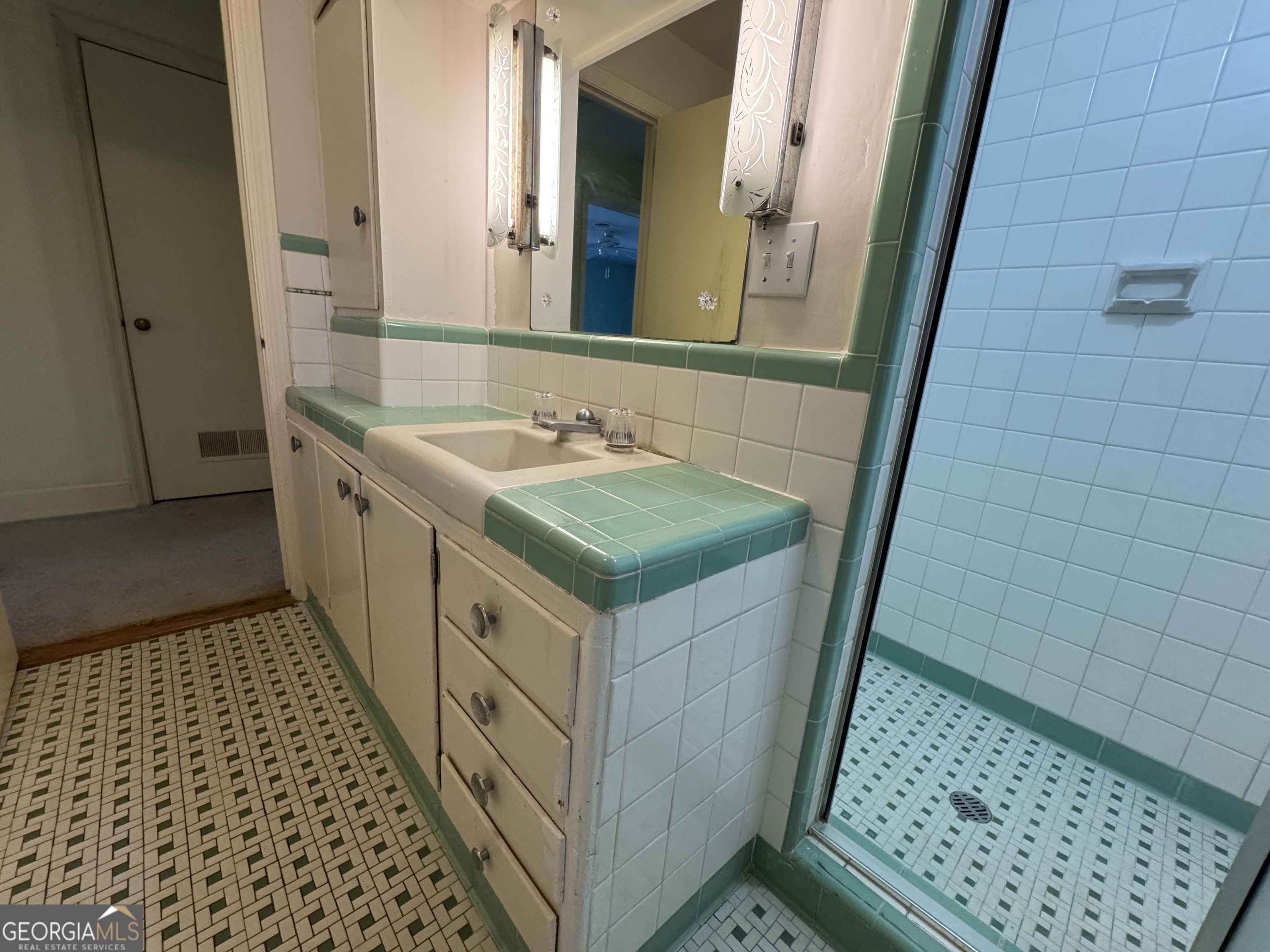 465 Cedar Street Property Photo 20