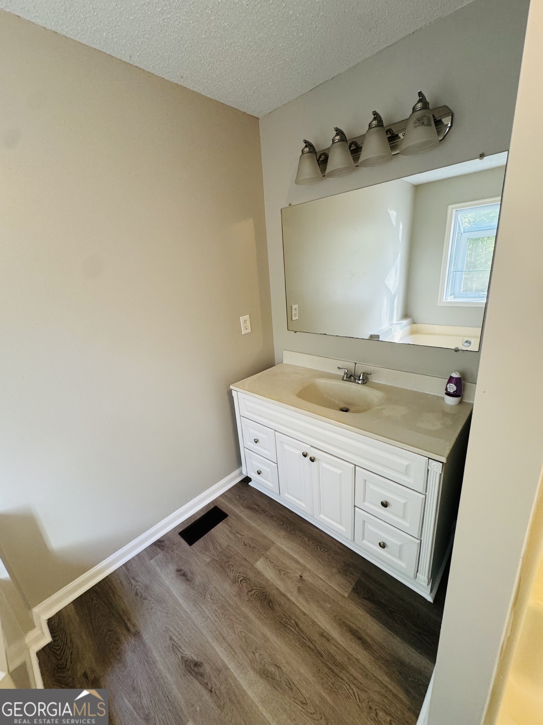 1516 Stark Road Property Photo 18