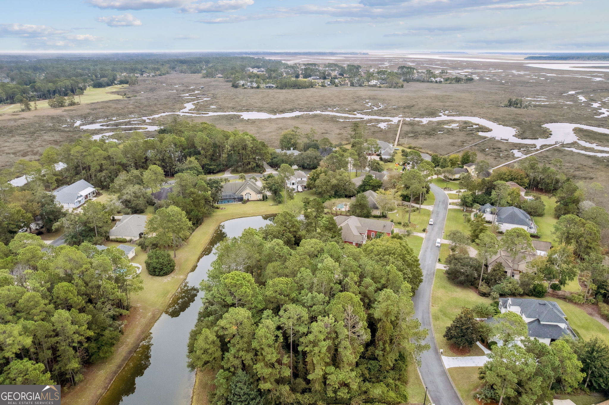 1040 Greenwillow Drive Property Photo 2