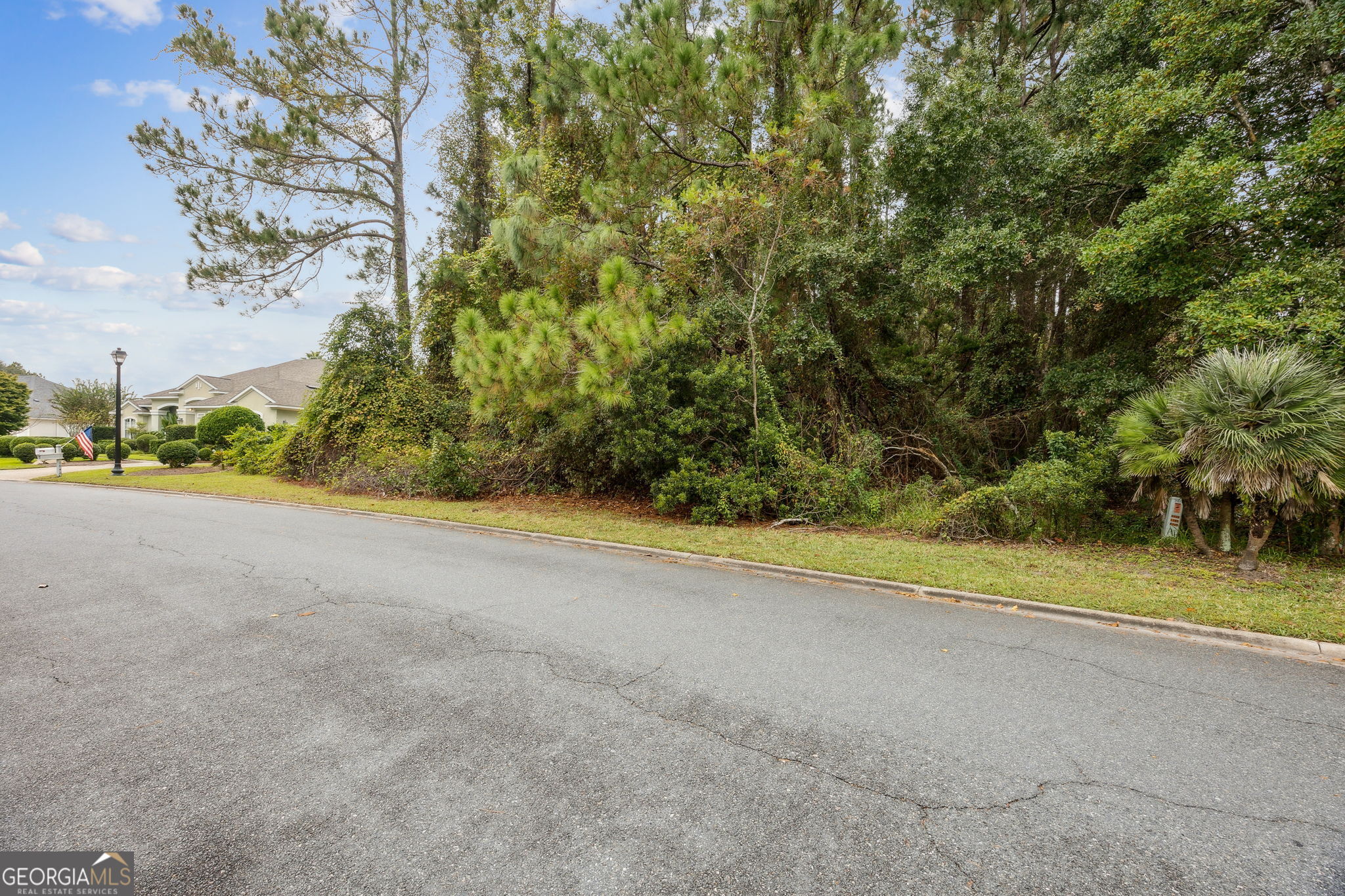 1040 Greenwillow Drive Property Photo 3