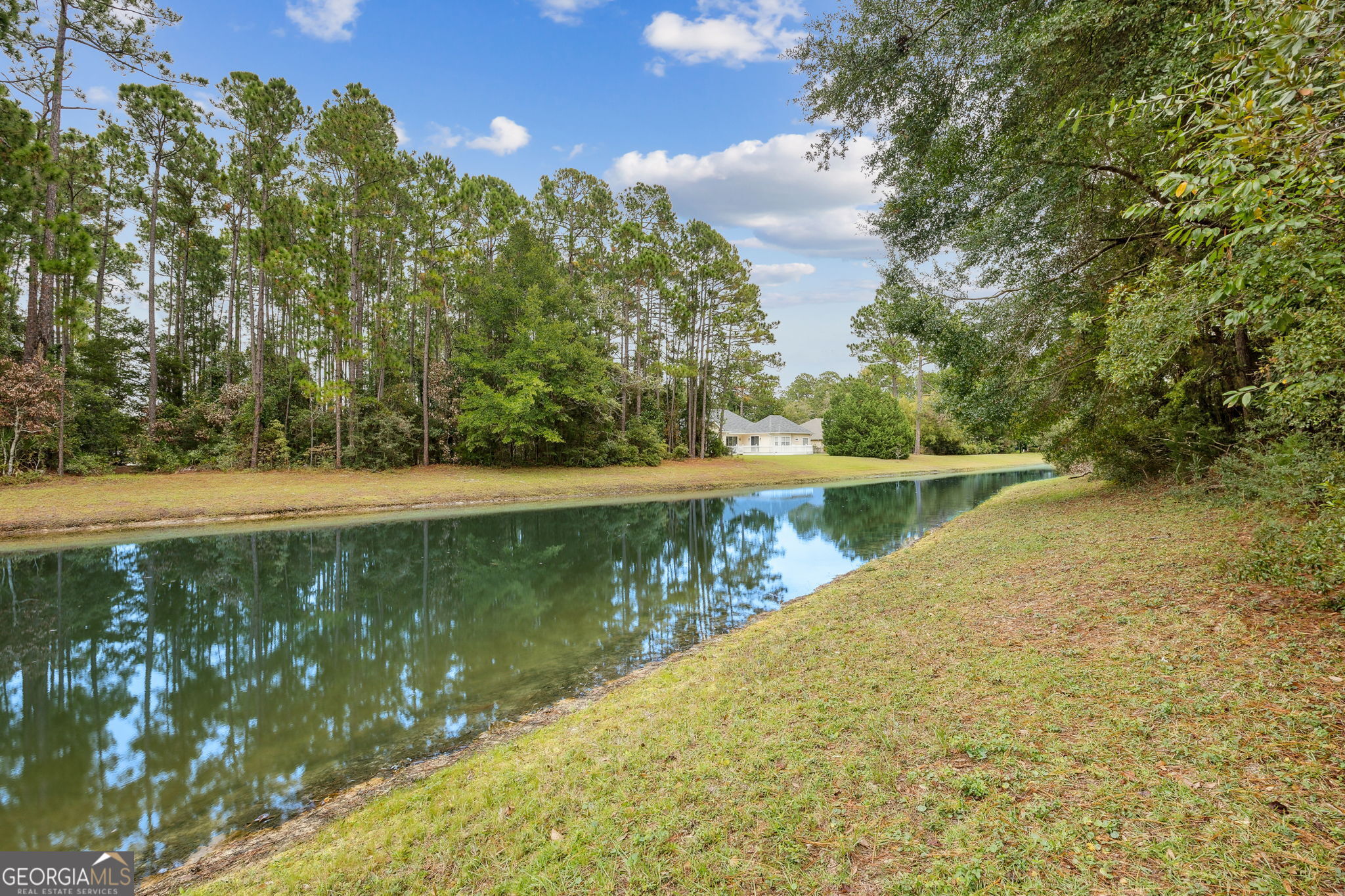 1040 Greenwillow Drive Property Photo 4