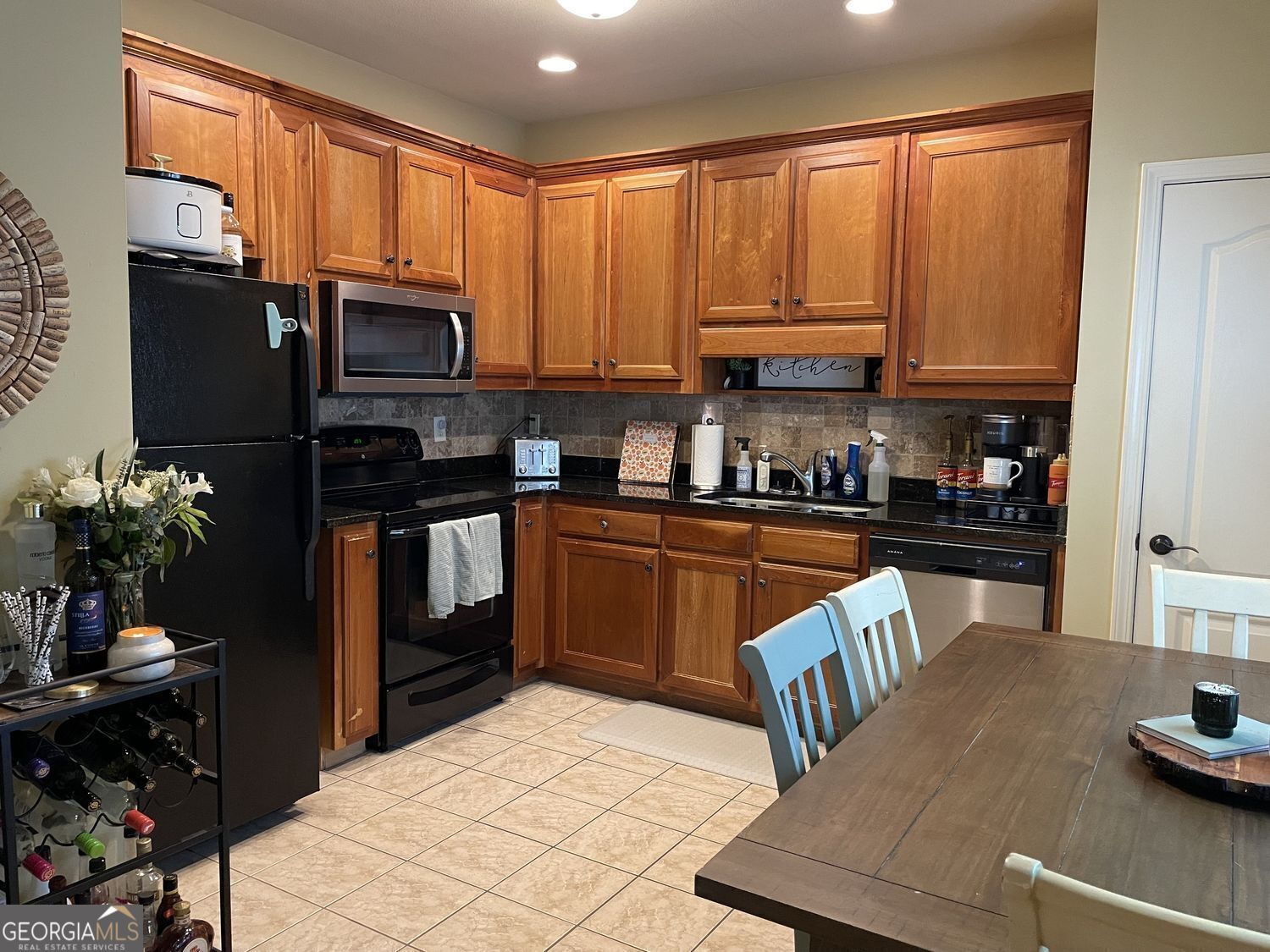 451 N Columbia Street Property Photo 4