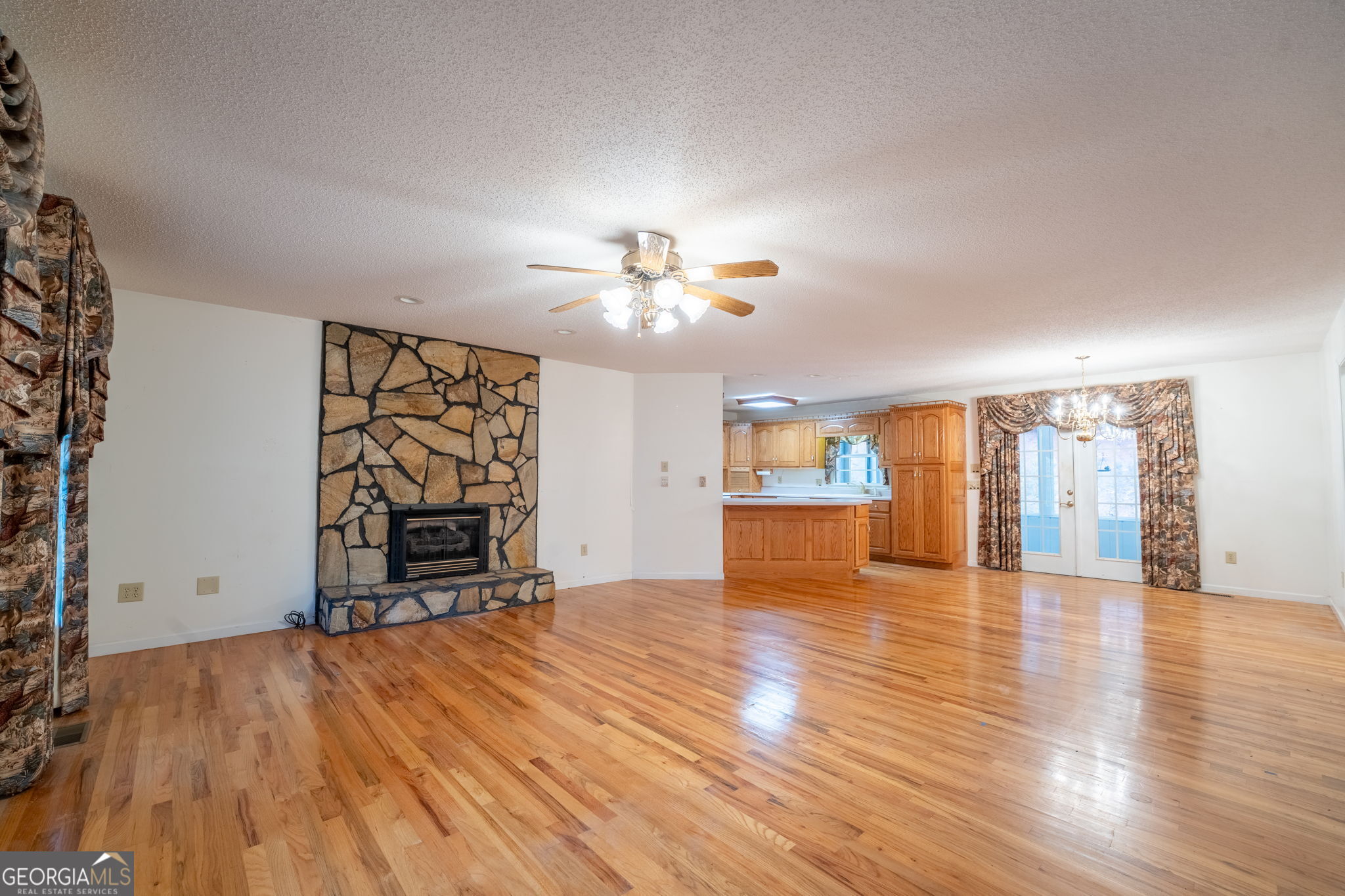 1327 Pinnacle Drive Property Photo 7