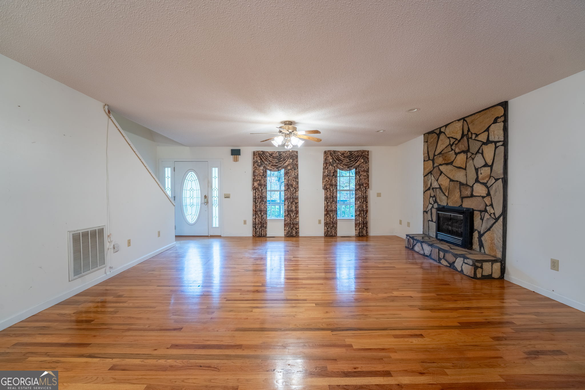 1327 Pinnacle Drive Property Photo 8