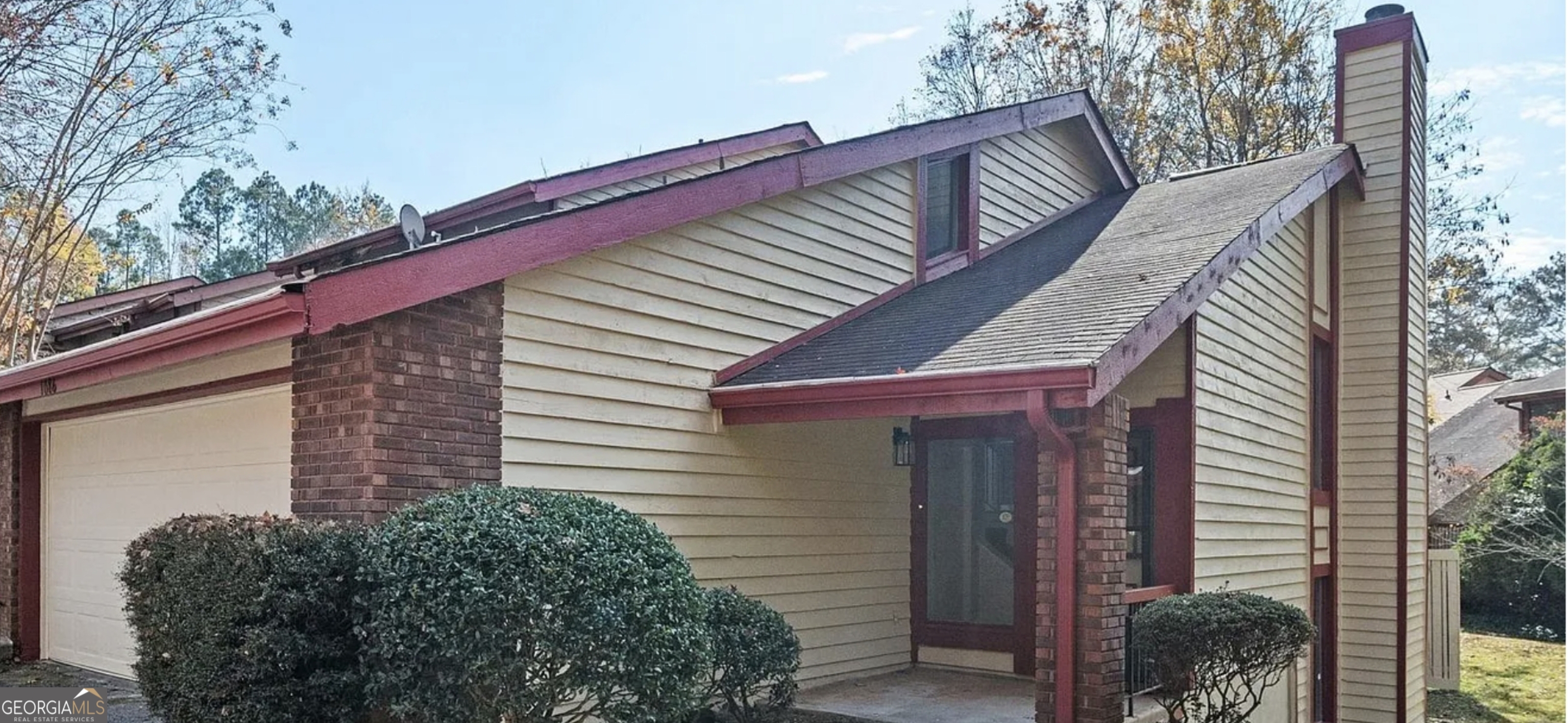 1086 Village Road Property Photo 1